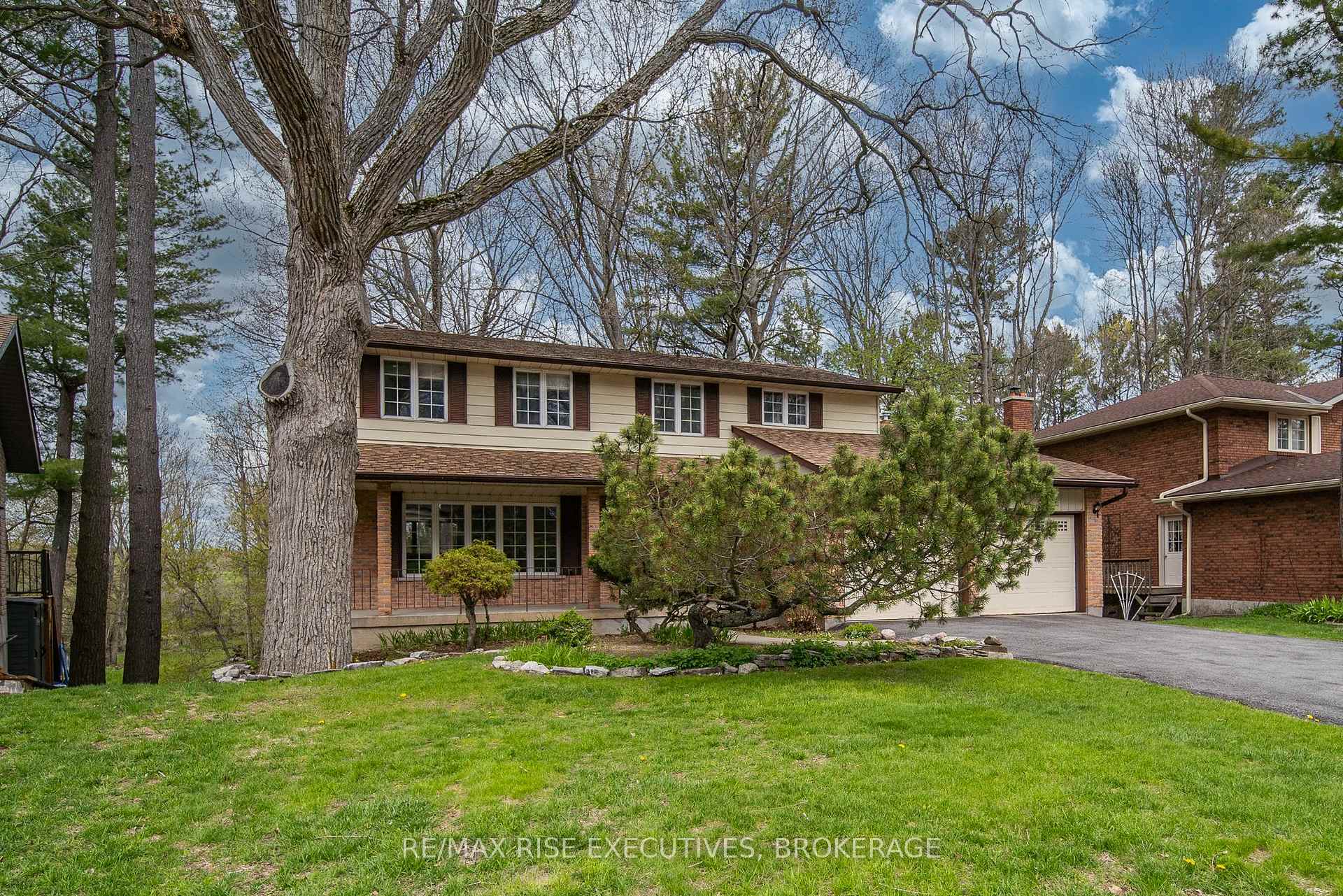 Photo 2 of 899 Safari Drive, Kingston, North of Taylor-Kidd Blvd — HOMEH