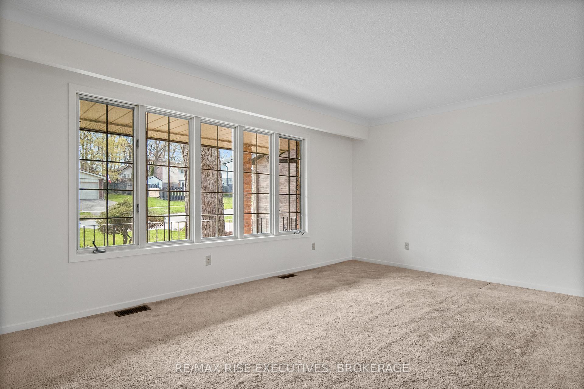 Photo 6 of 899 Safari Drive, Kingston, North of Taylor-Kidd Blvd — HOMEH