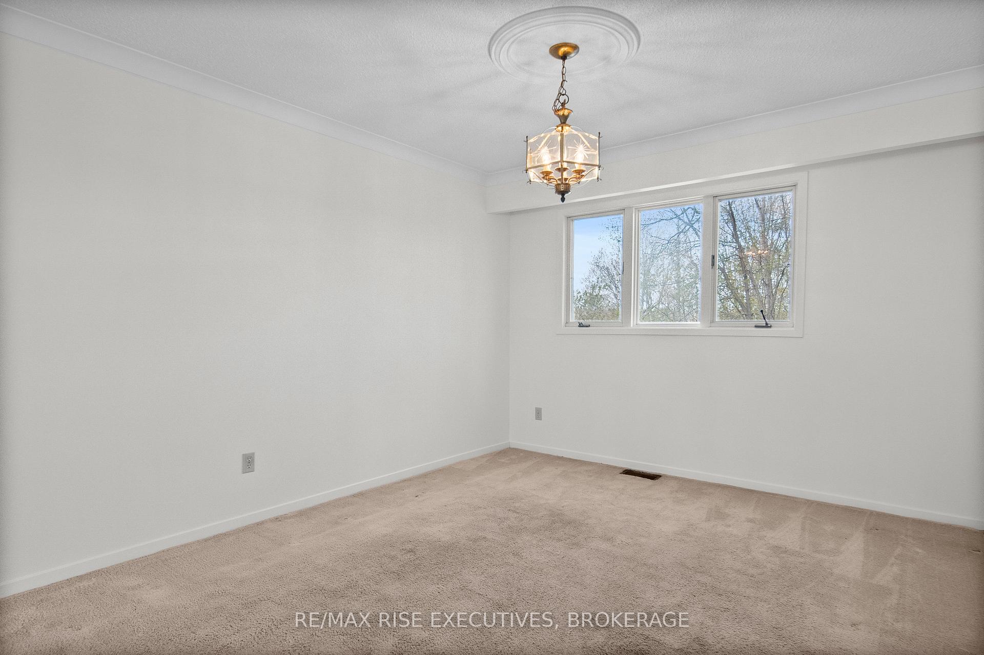 Photo 10 of 899 Safari Drive, Kingston, North of Taylor-Kidd Blvd — HOMEH
