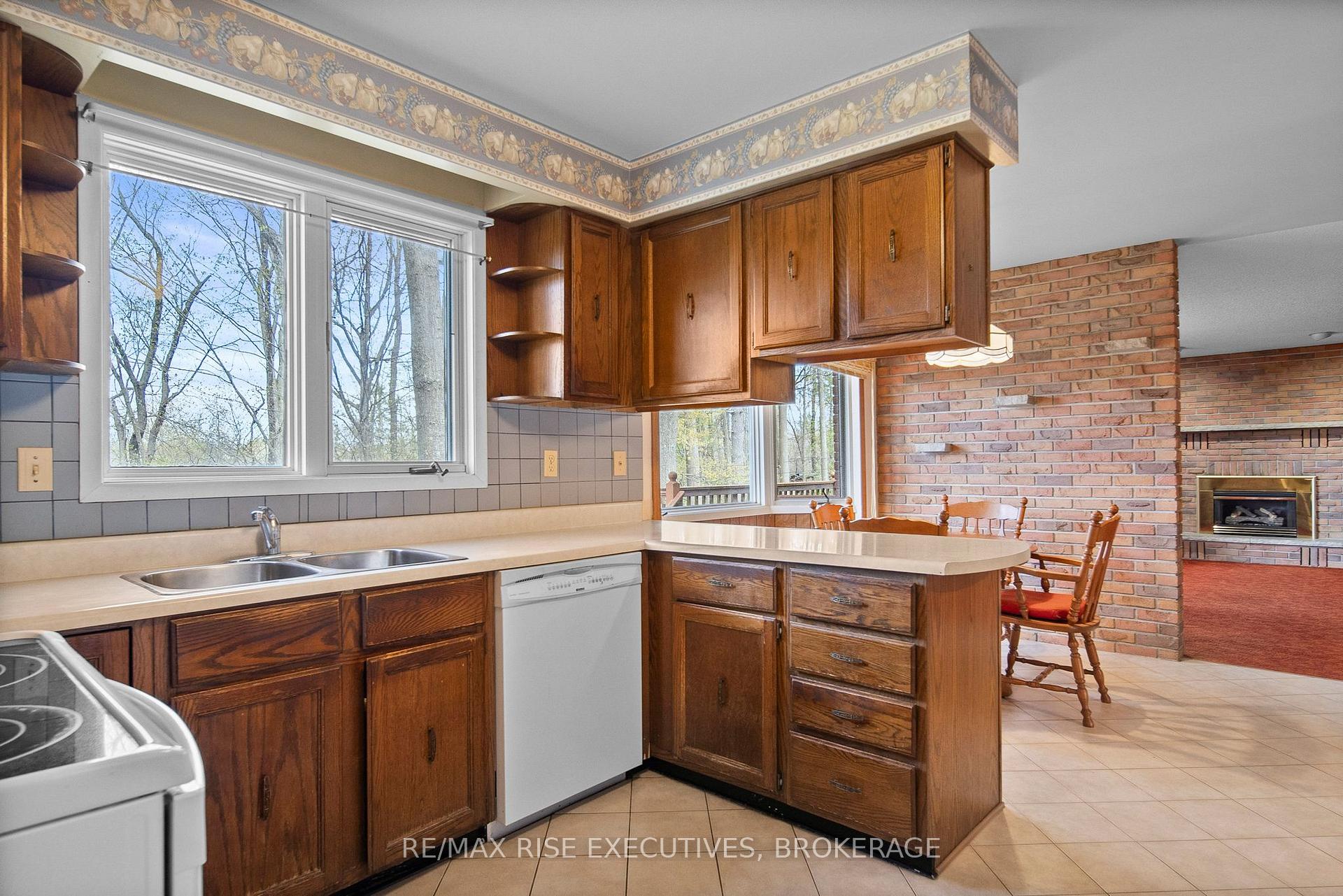 Photo 11 of 899 Safari Drive, Kingston, North of Taylor-Kidd Blvd — HOMEH