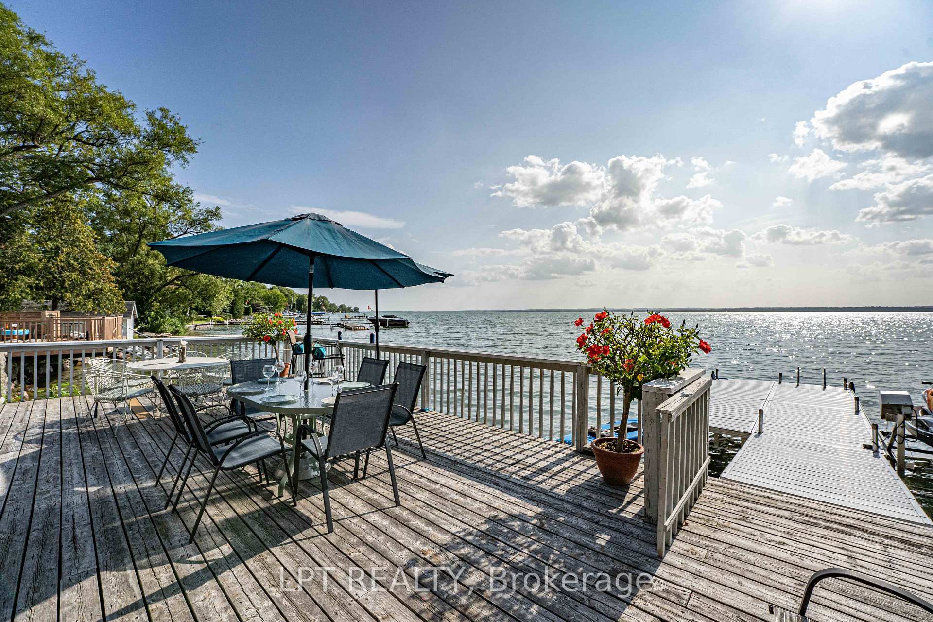 Photo 4 of 357 Lake Drive N, Georgina, Historic Lakeshore Communities — HOMEH