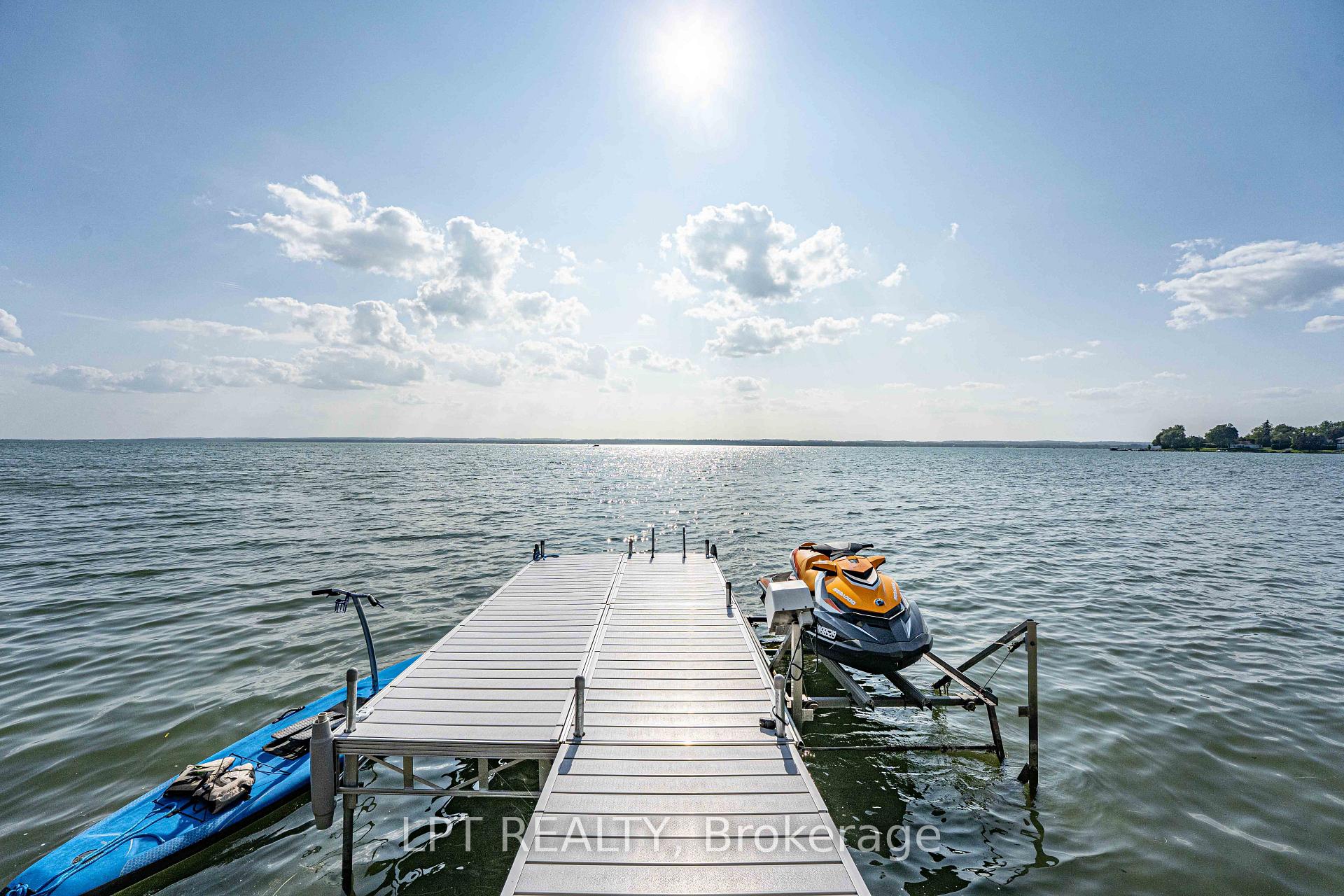 Photo 5 of 357 Lake Drive N, Georgina, Historic Lakeshore Communities — HOMEH