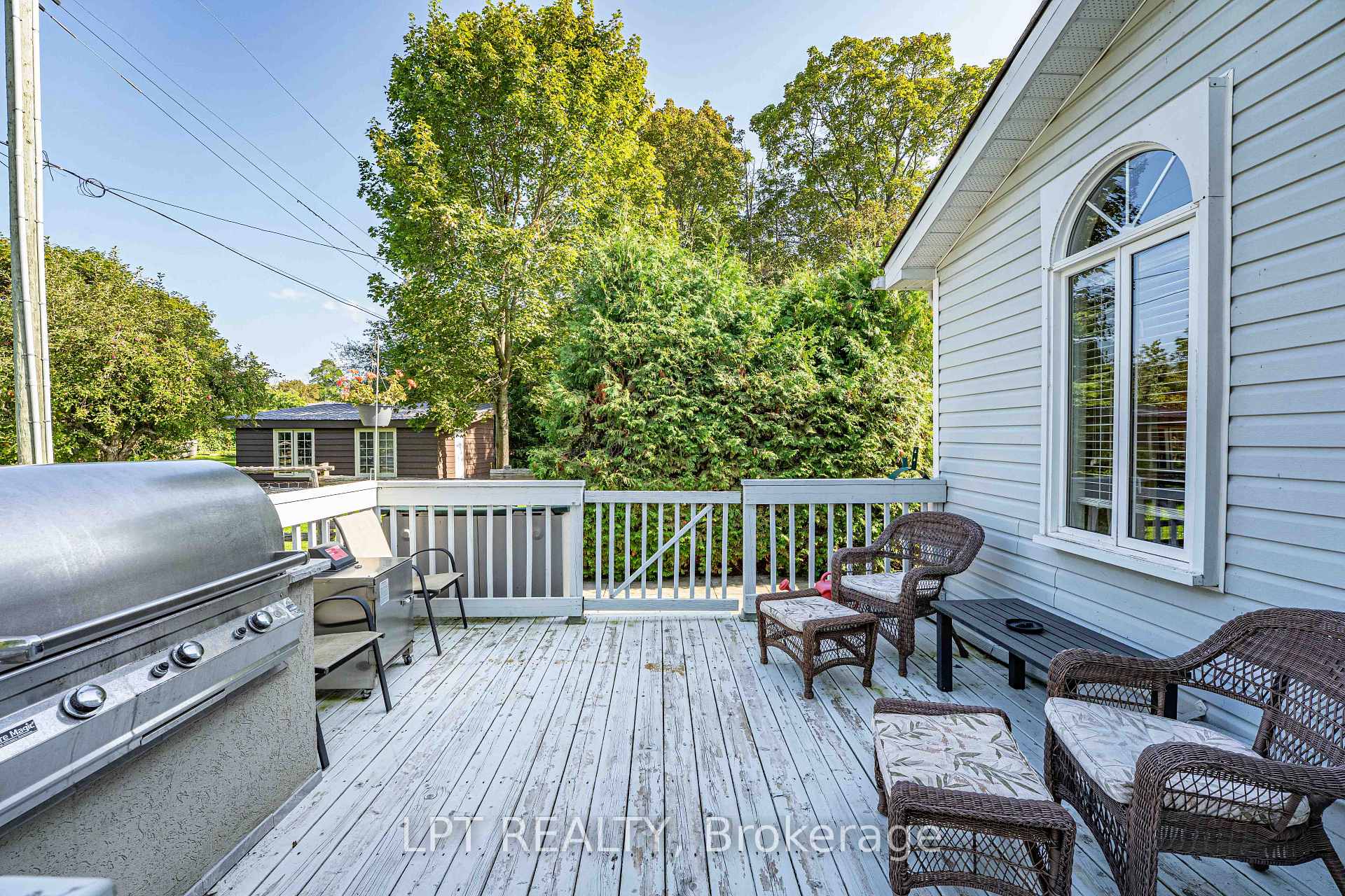 Photo 11 of 357 Lake Drive N, Georgina, Historic Lakeshore Communities — HOMEH