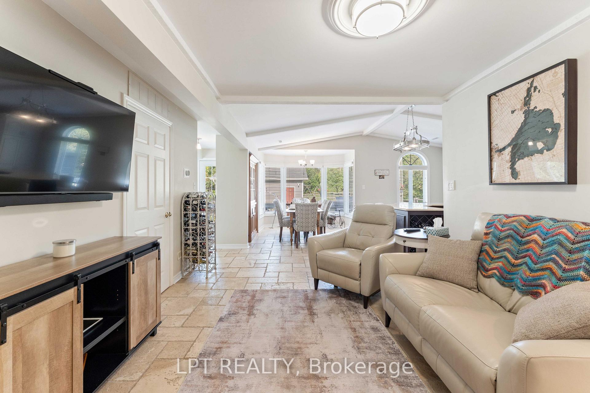Photo 14 of 357 Lake Drive N, Georgina, Historic Lakeshore Communities — HOMEH
