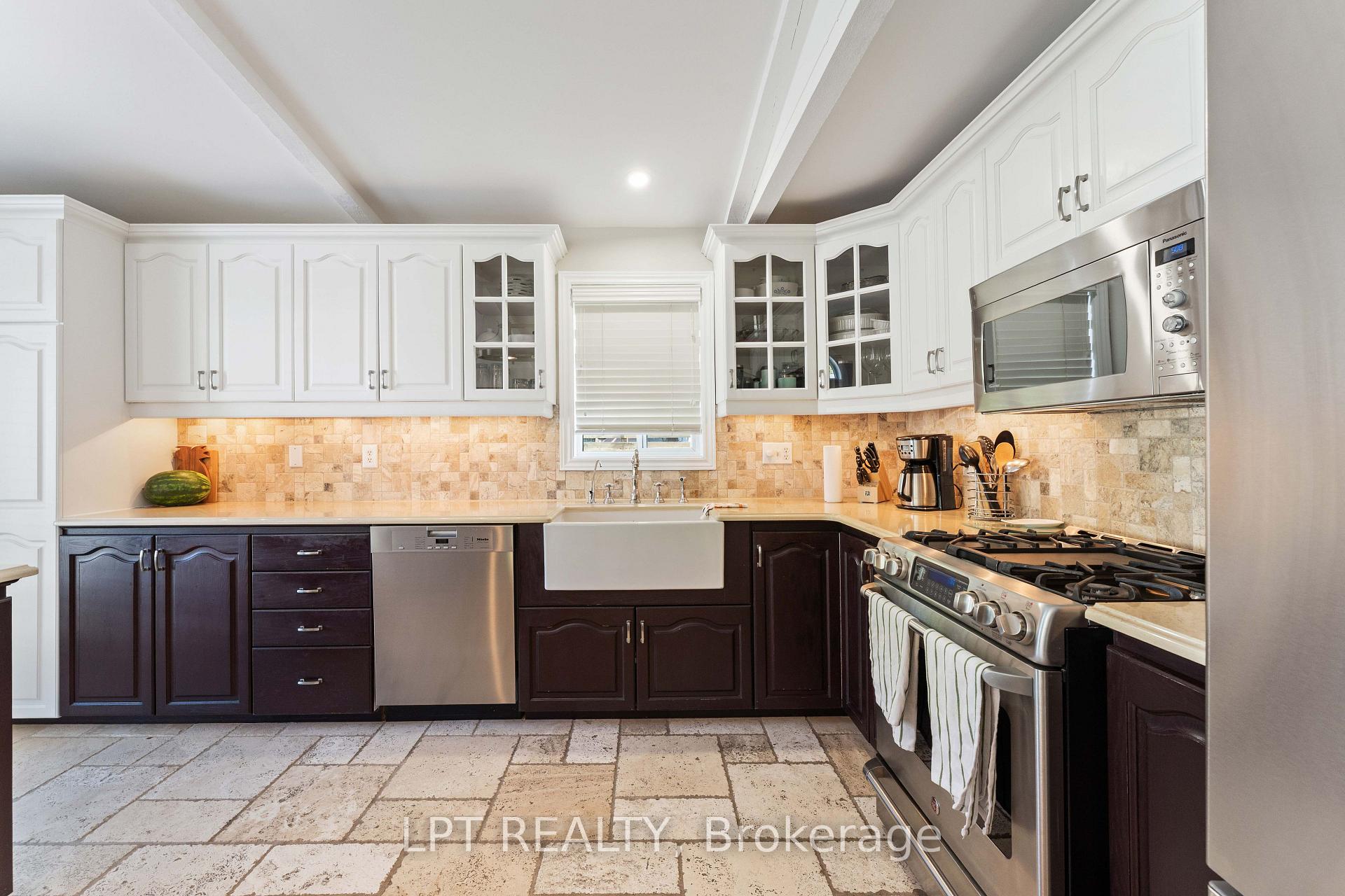 Photo 18 of 357 Lake Drive N, Georgina, Historic Lakeshore Communities — HOMEH