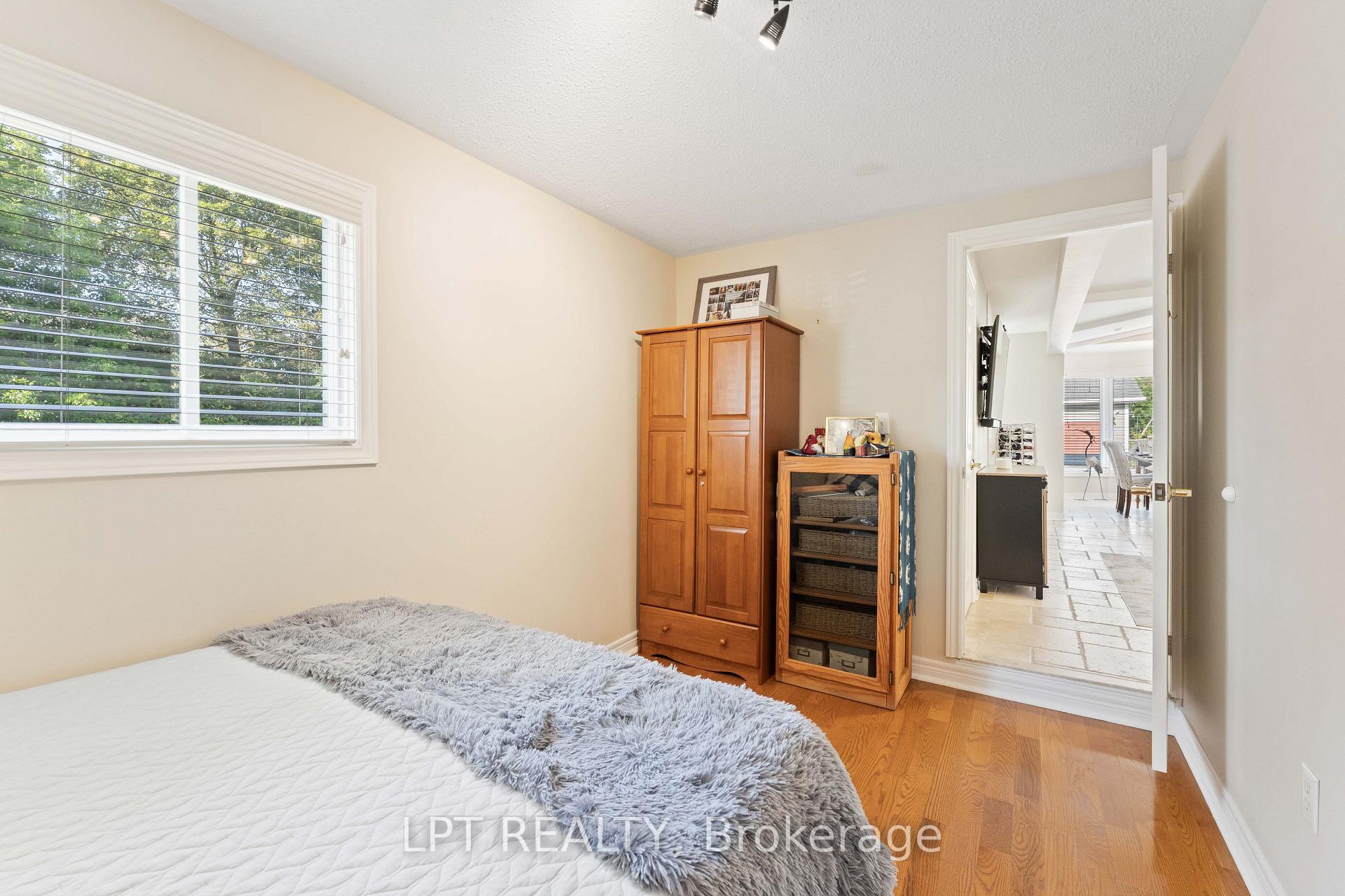Photo 24 of 357 Lake Drive N, Georgina, Historic Lakeshore Communities — HOMEH
