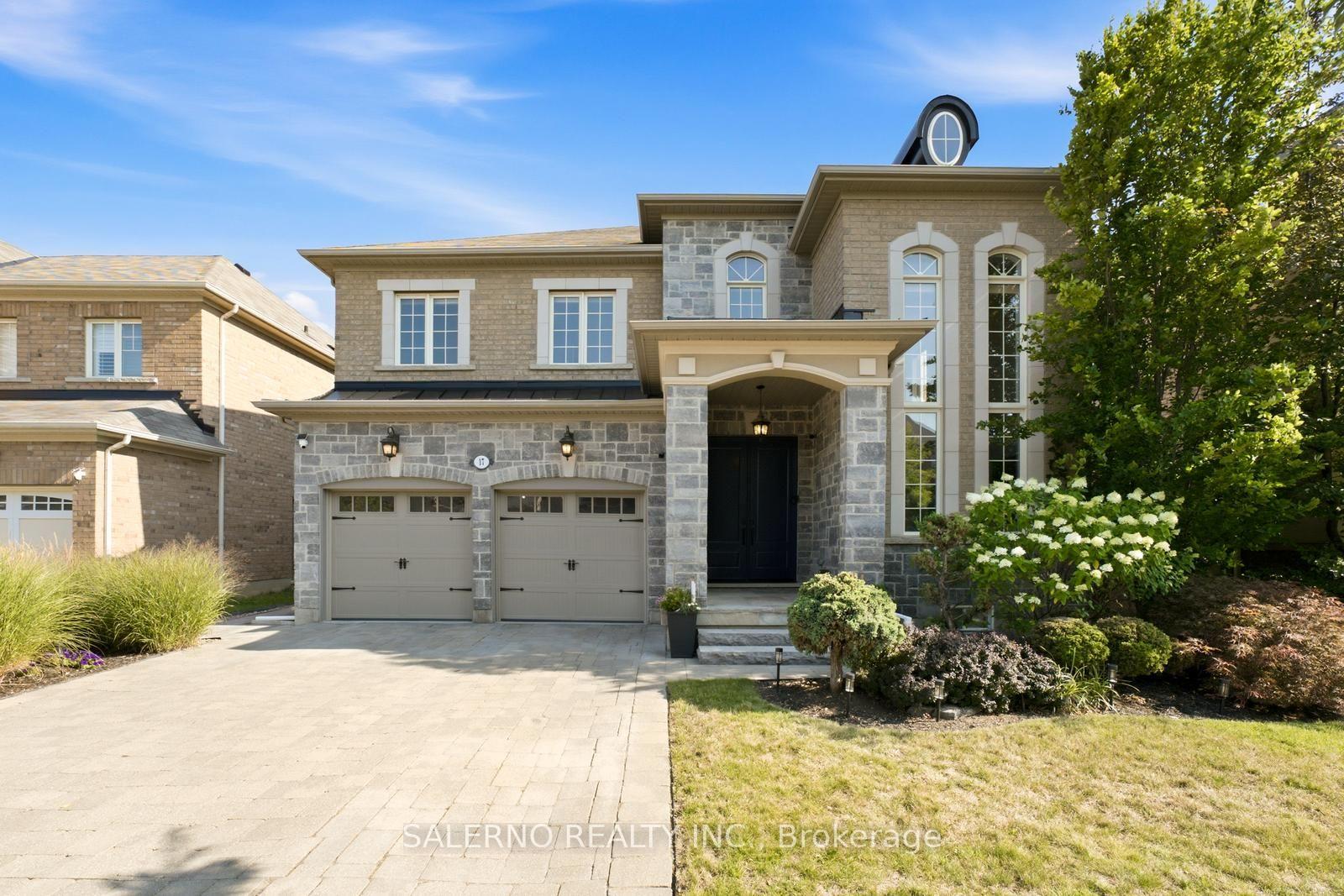 Photo 2 of 17 Balderson Drive, Vaughan, Kleinburg — HOMEH