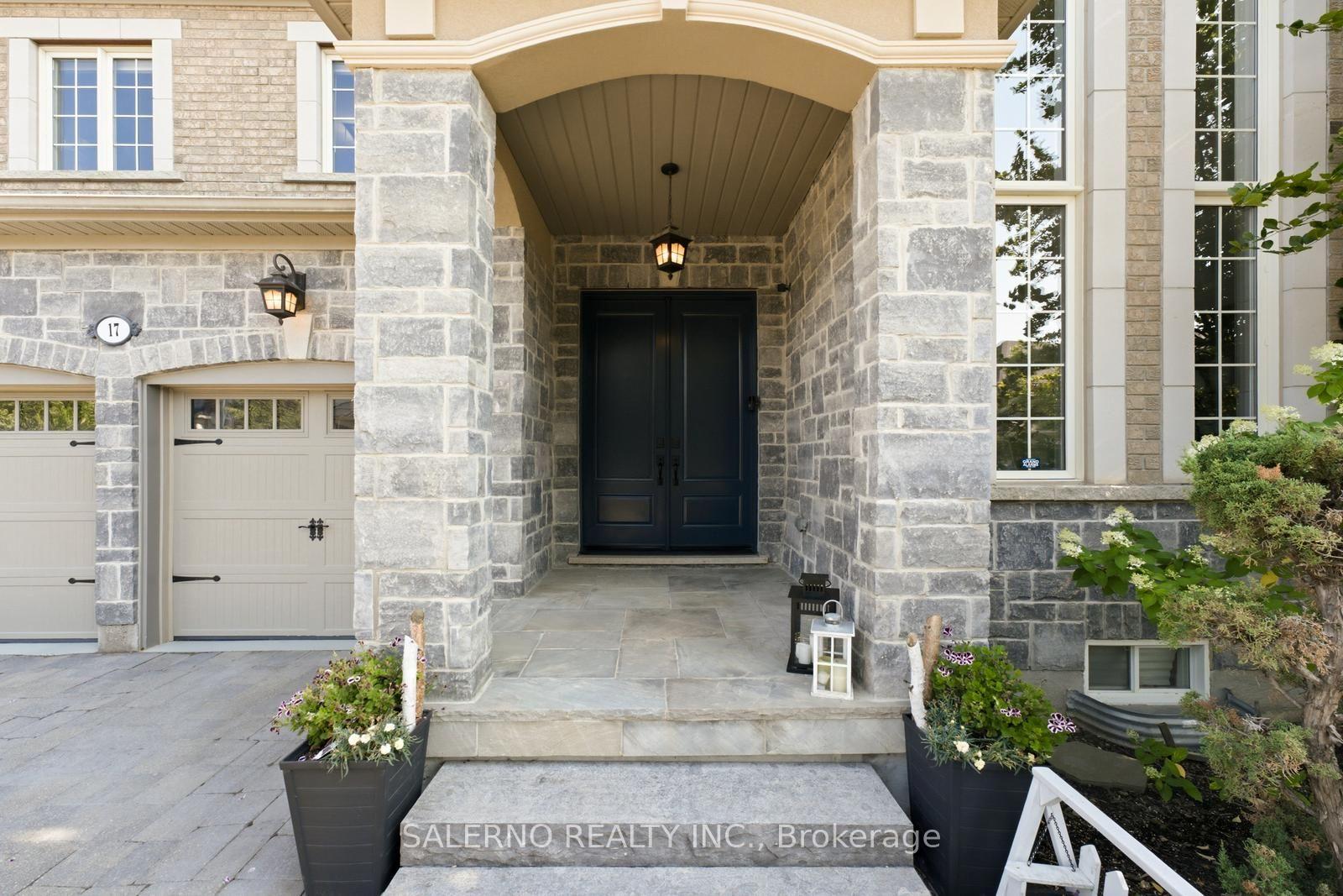 Photo 5 of 17 Balderson Drive, Vaughan, Kleinburg — HOMEH