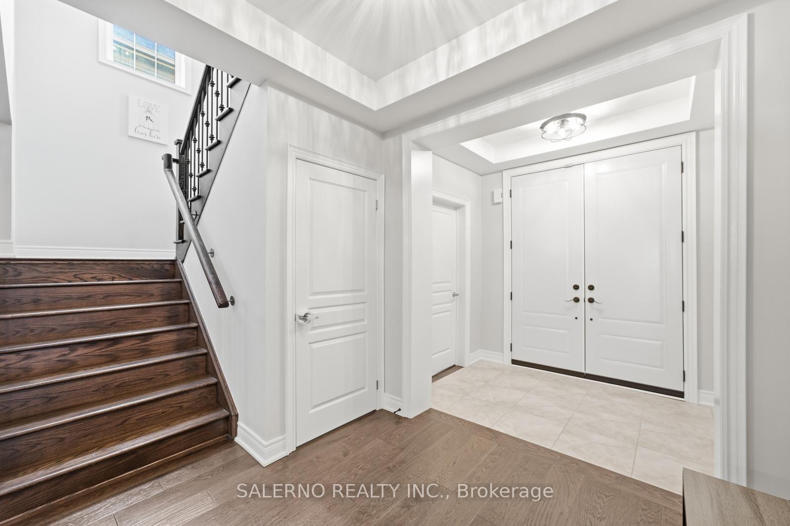 Photo 6 of 17 Balderson Drive, Vaughan, Kleinburg — HOMEH