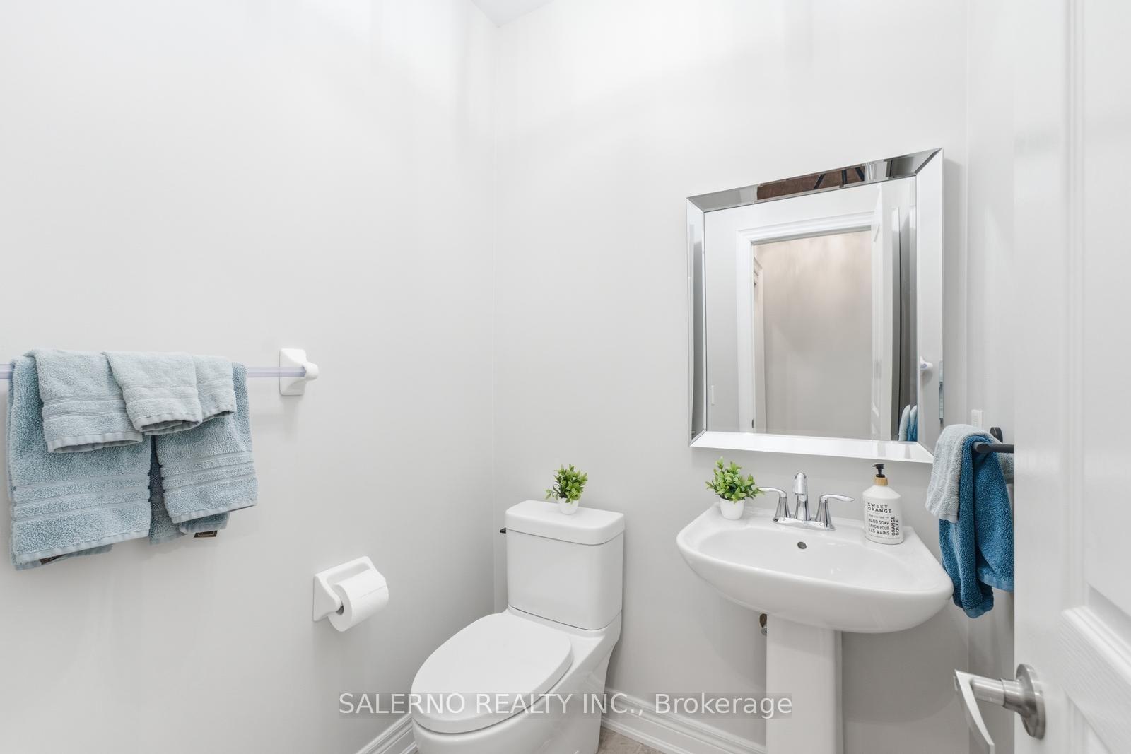 Photo 23 of 17 Balderson Drive, Vaughan, Kleinburg — HOMEH