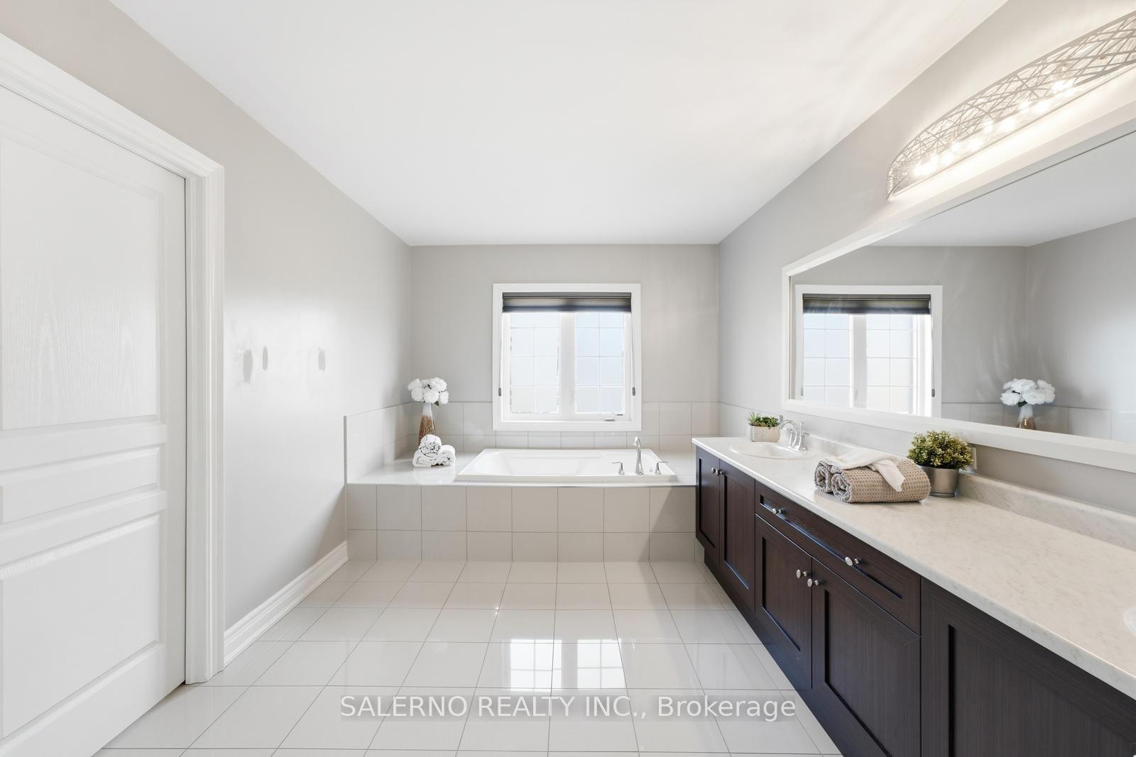 Photo 31 of 17 Balderson Drive, Vaughan, Kleinburg — HOMEH