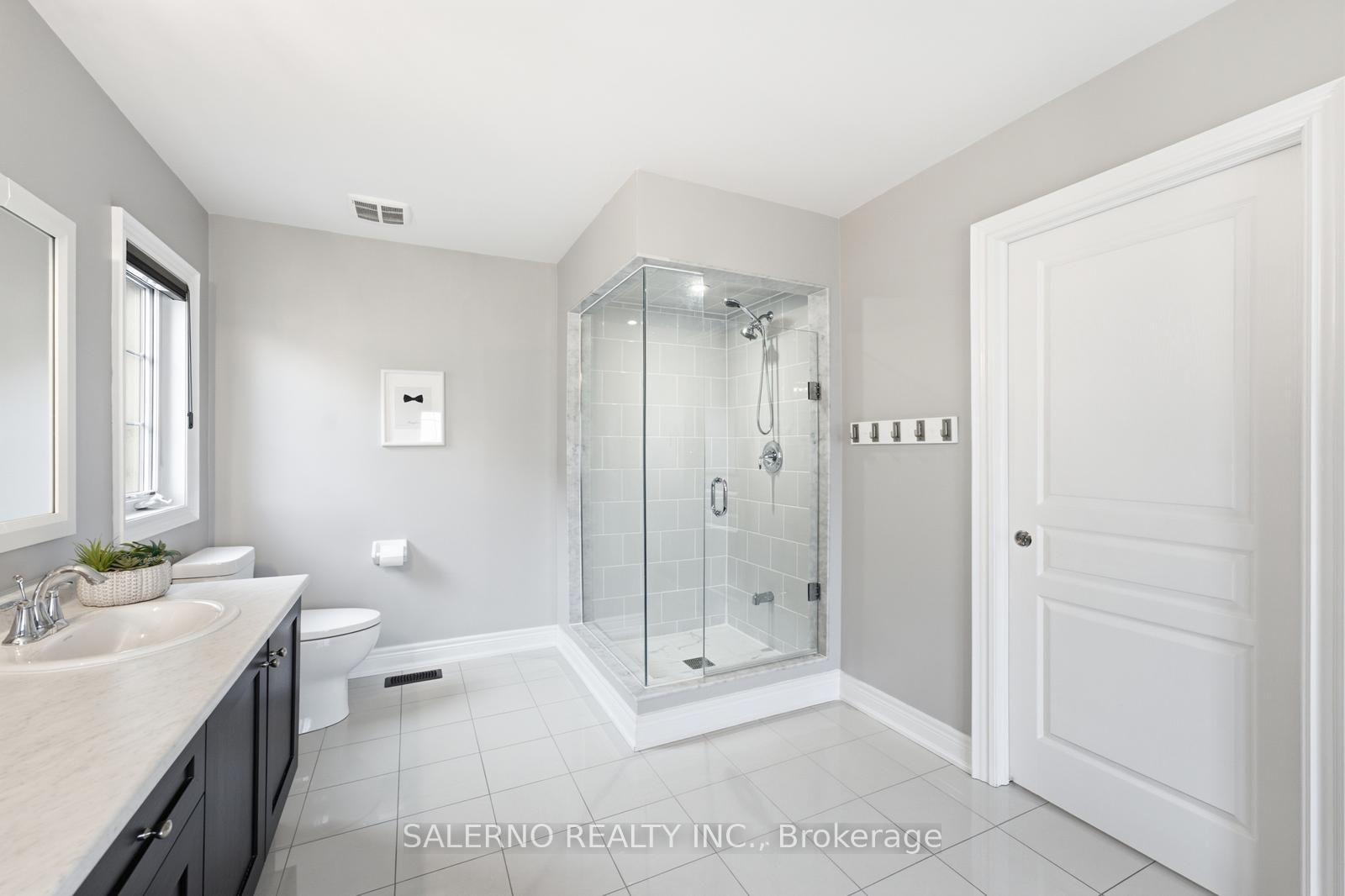 Photo 32 of 17 Balderson Drive, Vaughan, Kleinburg — HOMEH
