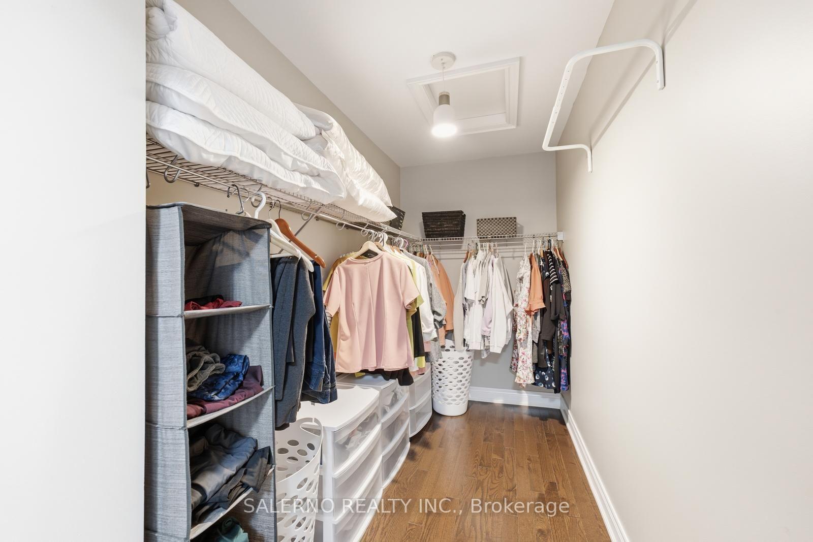 Photo 33 of 17 Balderson Drive, Vaughan, Kleinburg — HOMEH