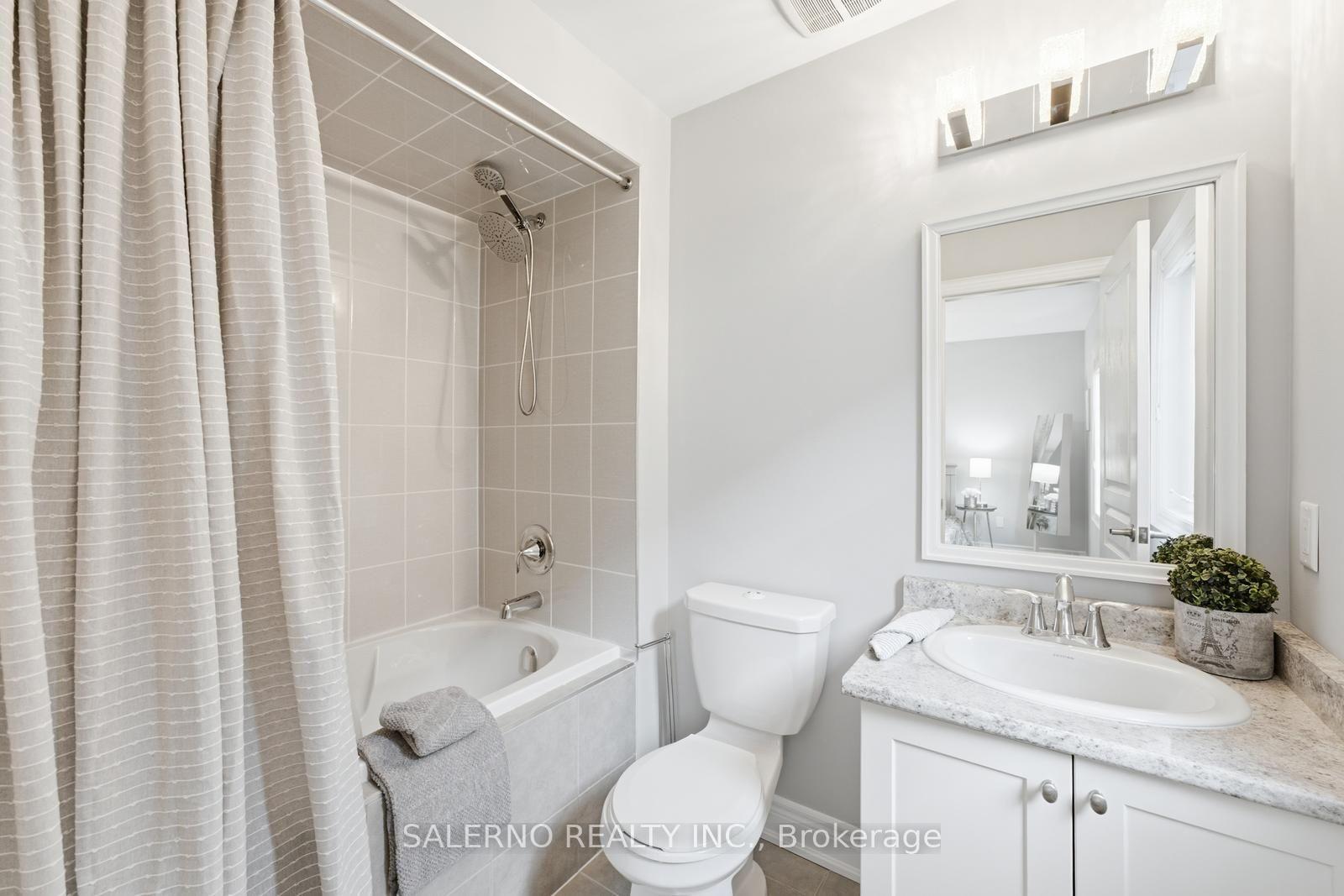 Photo 35 of 17 Balderson Drive, Vaughan, Kleinburg — HOMEH