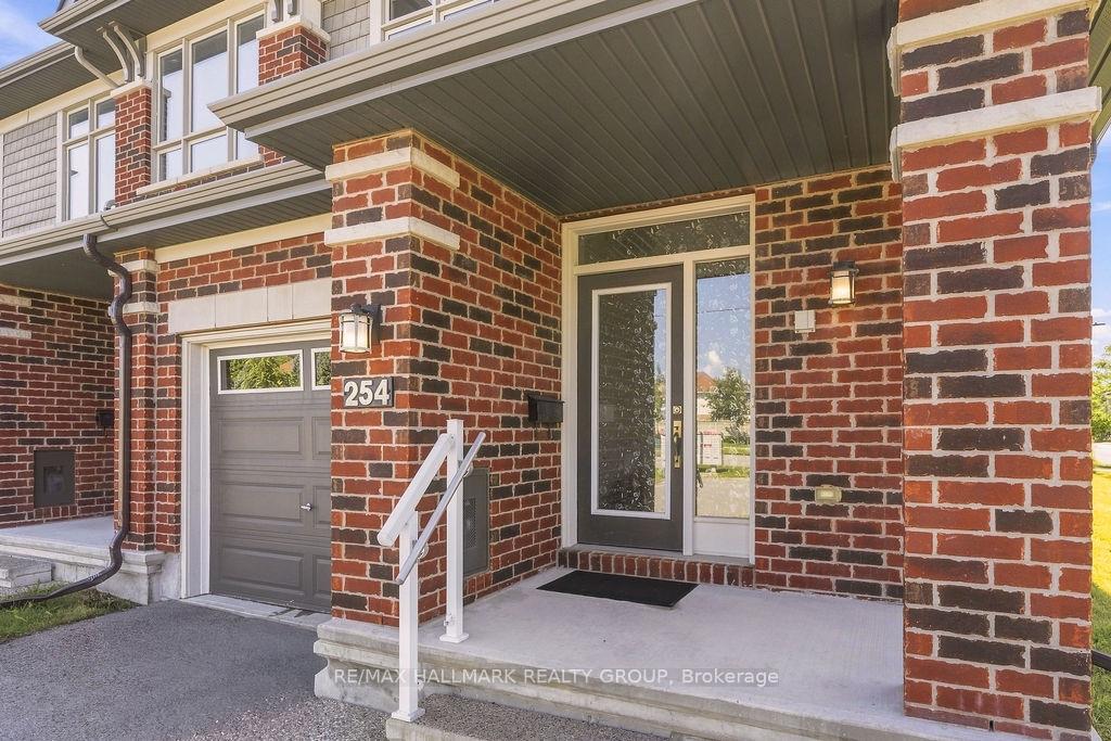 Photo 4 of 254 Dolce Crescent, Ottawa, Riverside South/Gloucester Glen — HOMEH