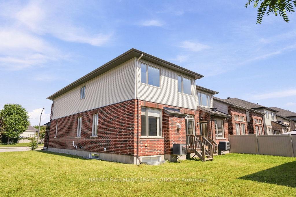 Photo 43 of 254 Dolce Crescent, Ottawa, Riverside South/Gloucester Glen — HOMEH