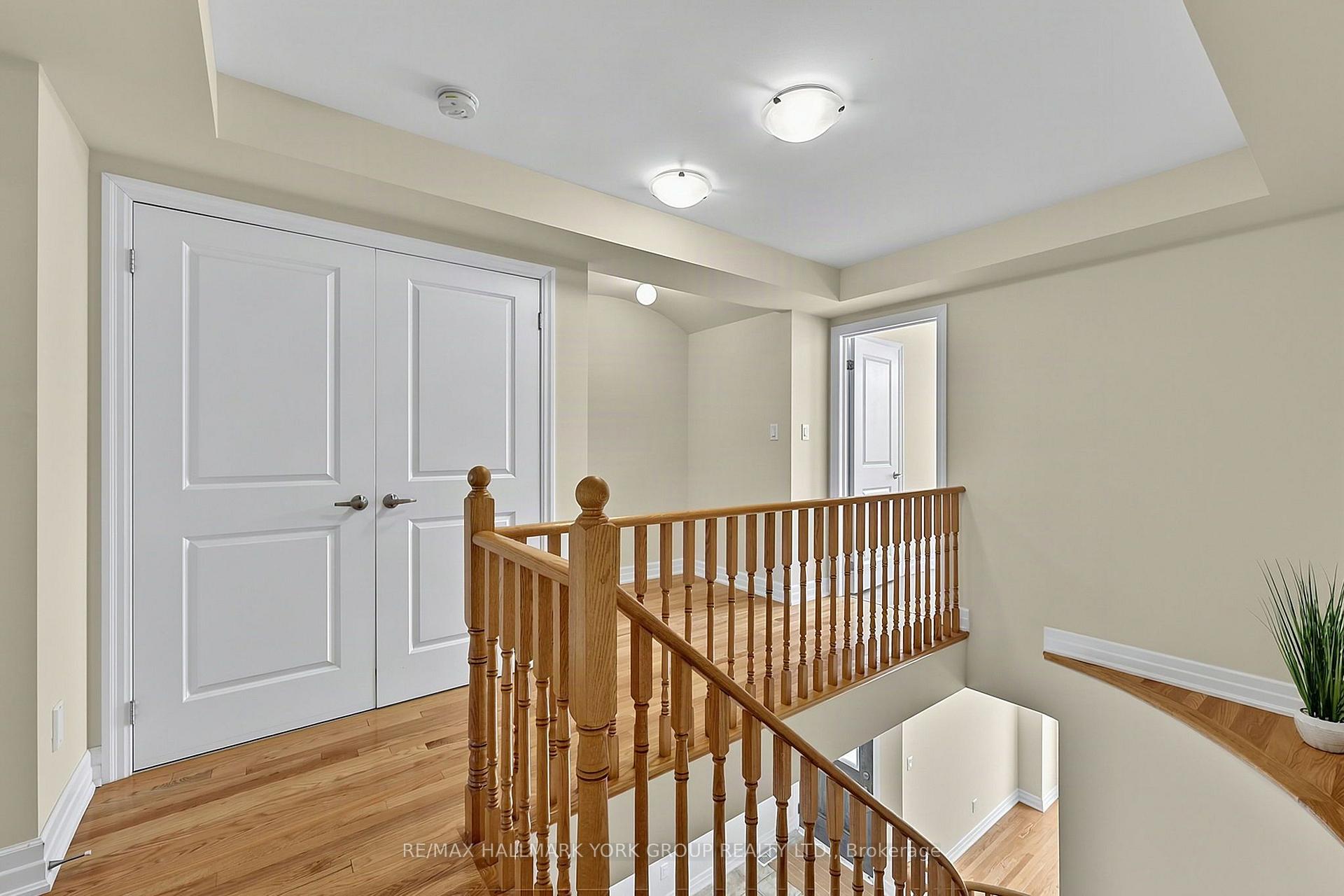 Photo 23 of 38 Alex Campbell Crescent, King, King City — HOMEH