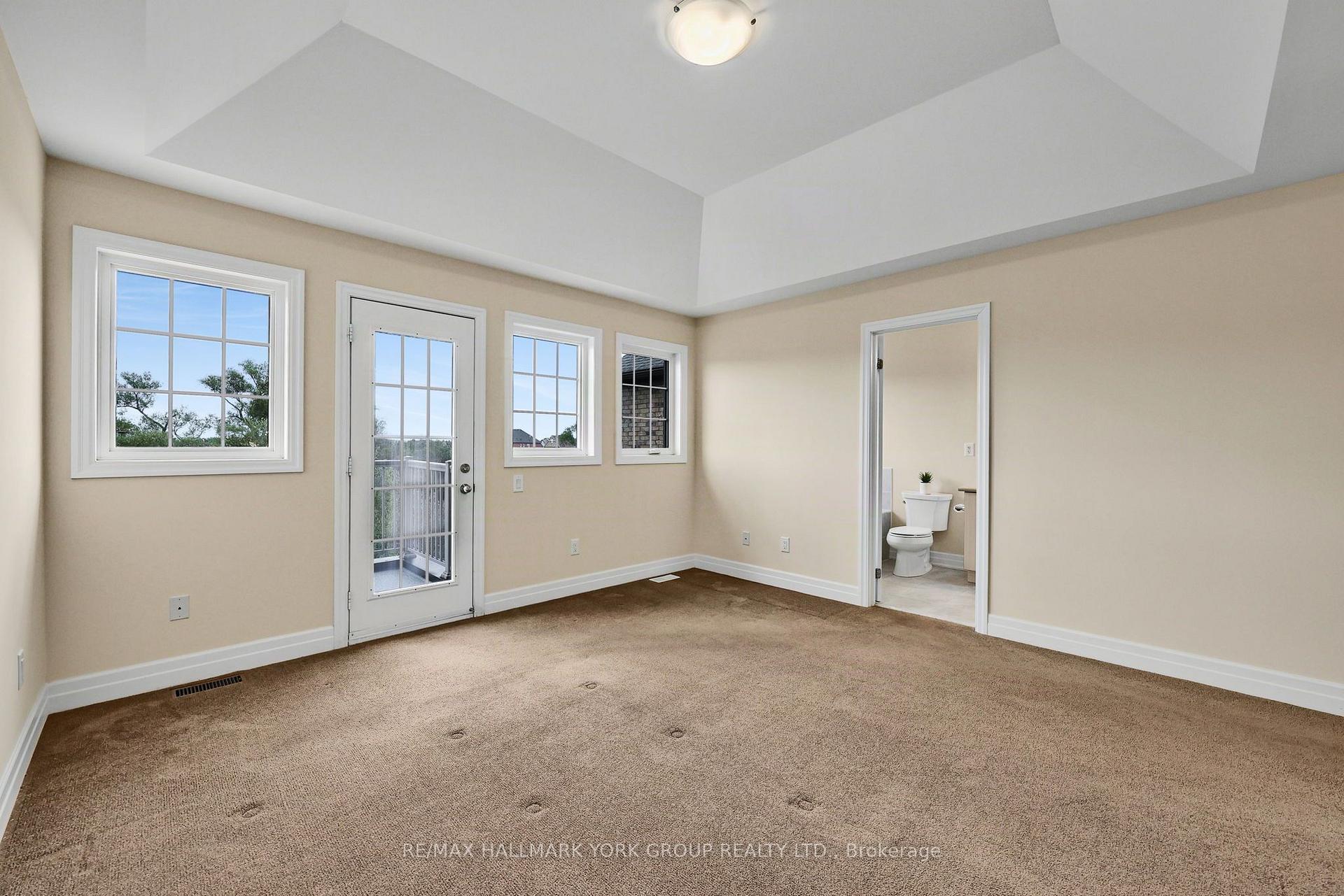 Photo 30 of 38 Alex Campbell Crescent, King, King City — HOMEH
