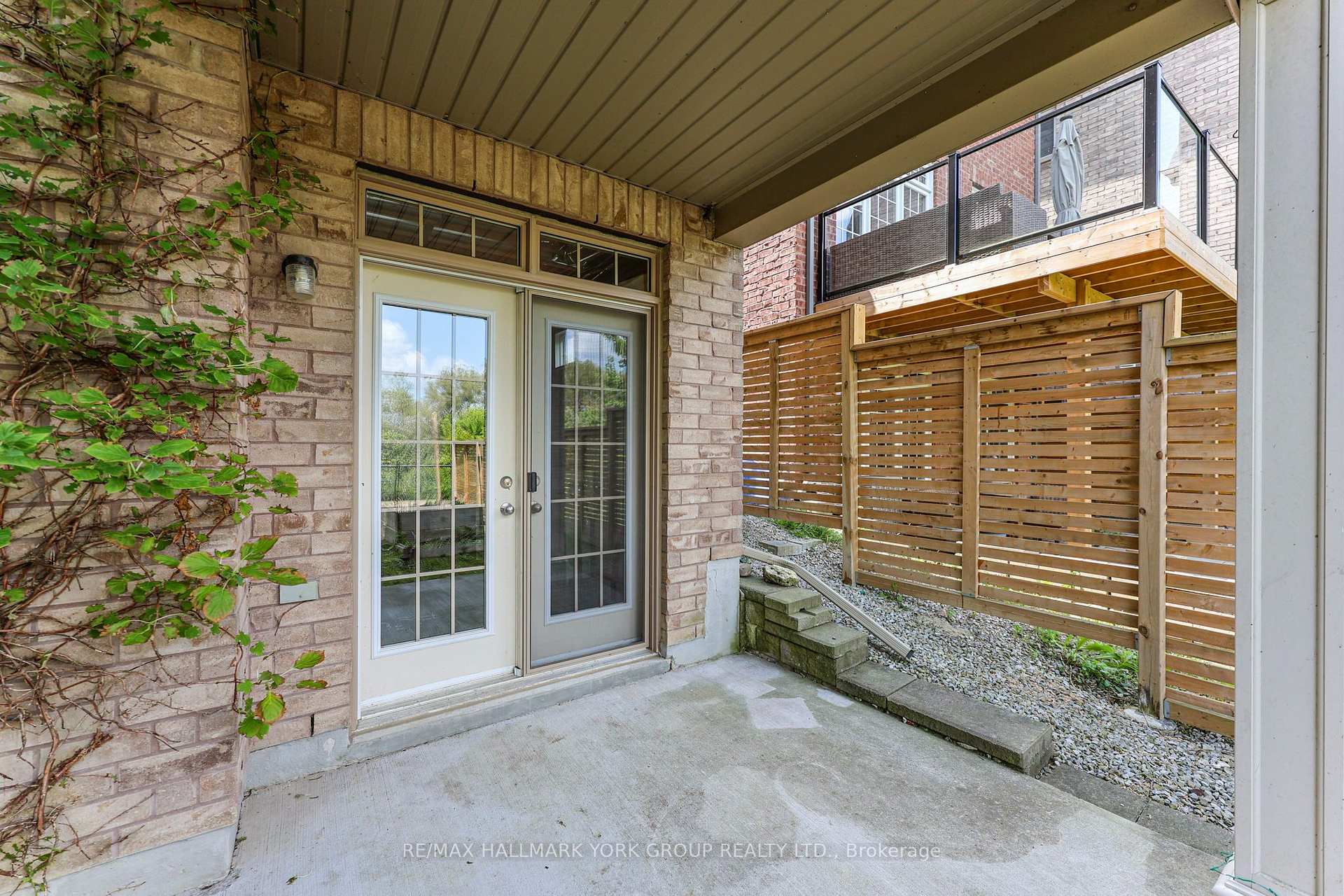 Photo 35 of 38 Alex Campbell Crescent, King, King City — HOMEH