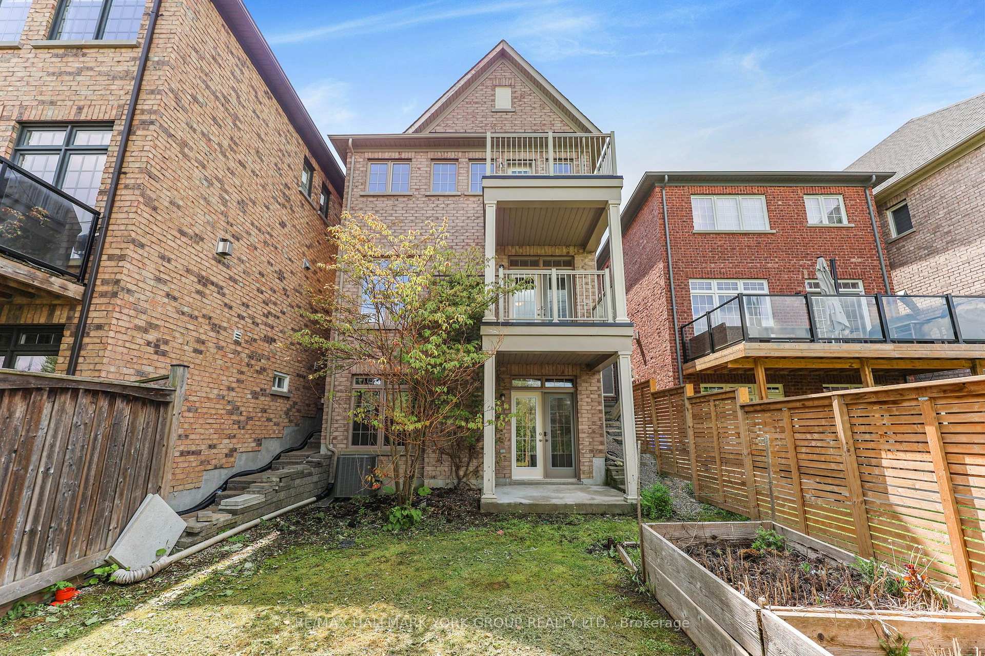 Photo 6 of 38 Alex Campbell Crescent, King, King City — HOMEH