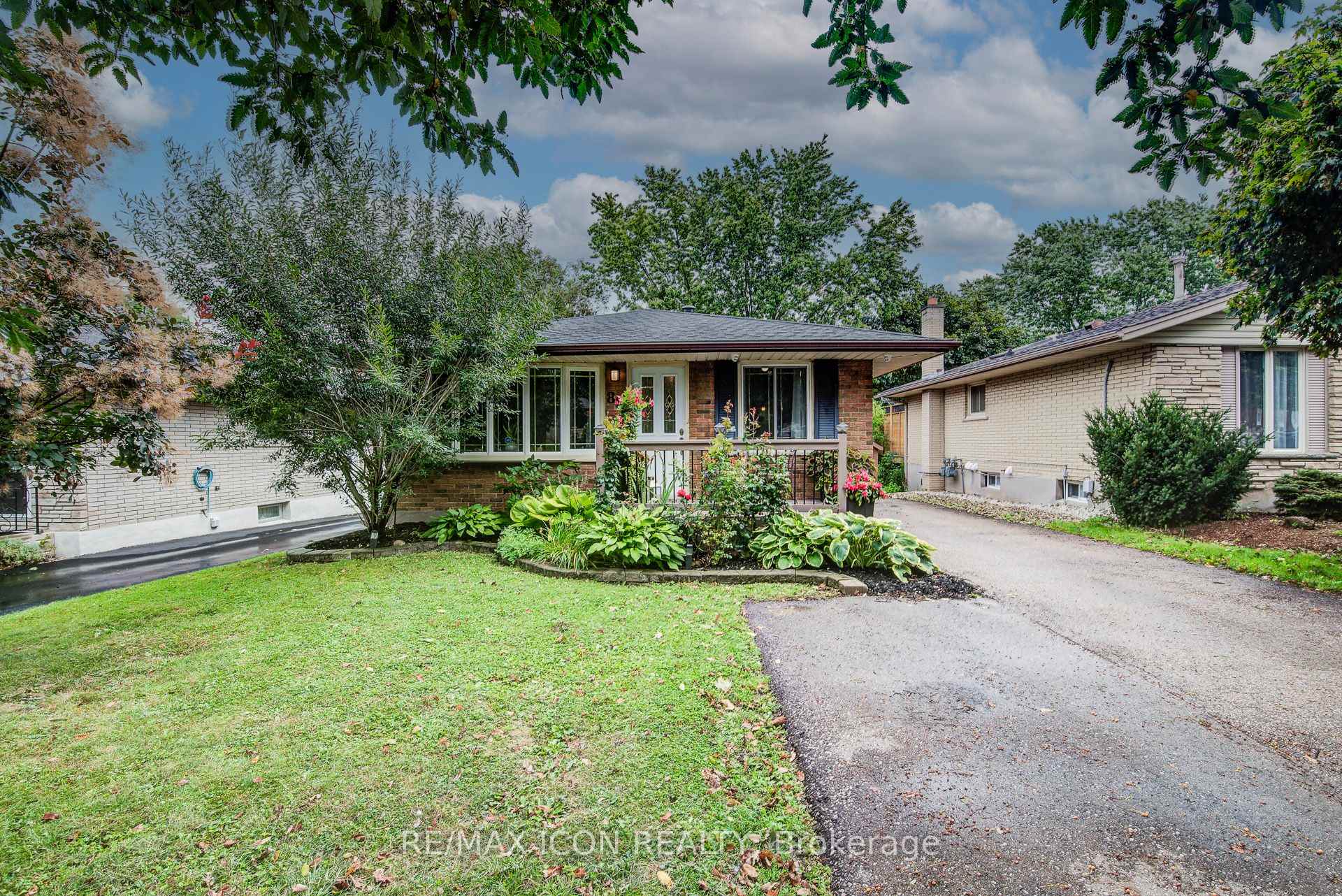 Photo 2 of 88 Pinedale Drive, Kitchener, Laurentian Hills/Country Hills W — HOMEH