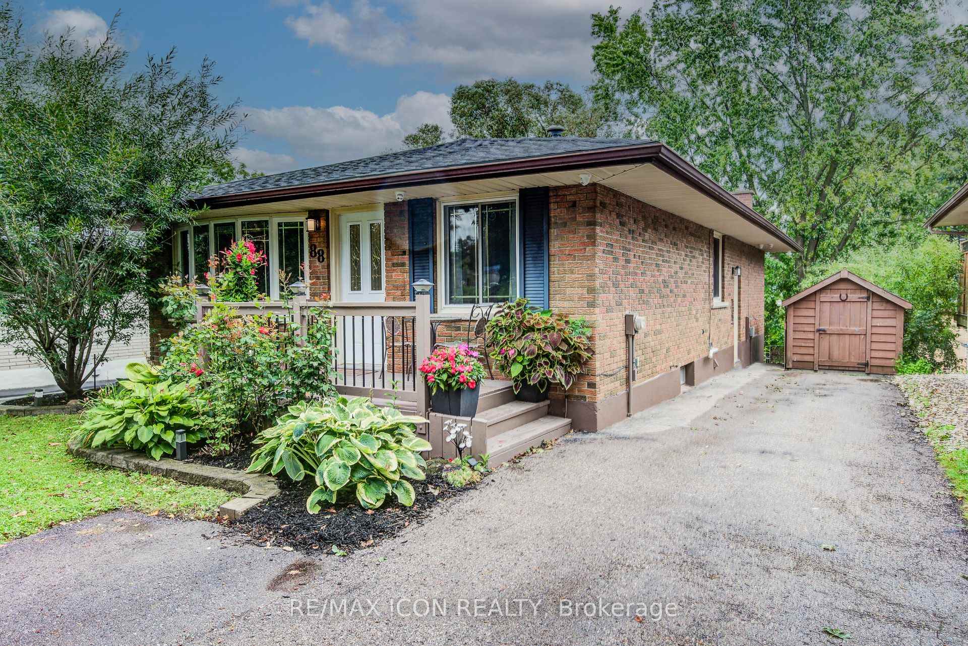 Photo 3 of 88 Pinedale Drive, Kitchener, Laurentian Hills/Country Hills W — HOMEH