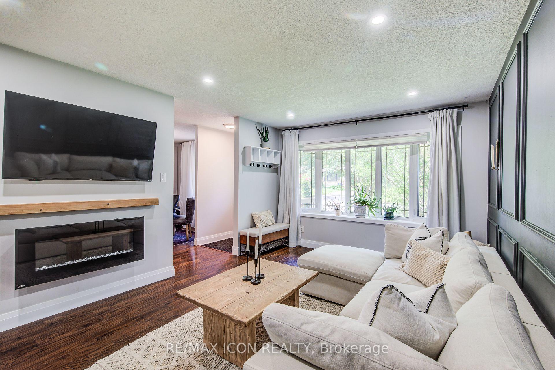 Photo 7 of 88 Pinedale Drive, Kitchener, Laurentian Hills/Country Hills W — HOMEH