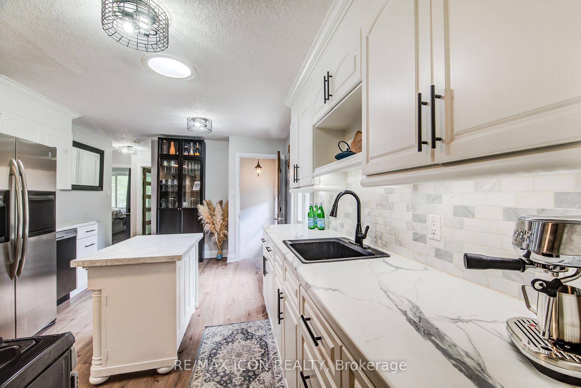 Photo 10 of 88 Pinedale Drive, Kitchener, Laurentian Hills/Country Hills W — HOMEH