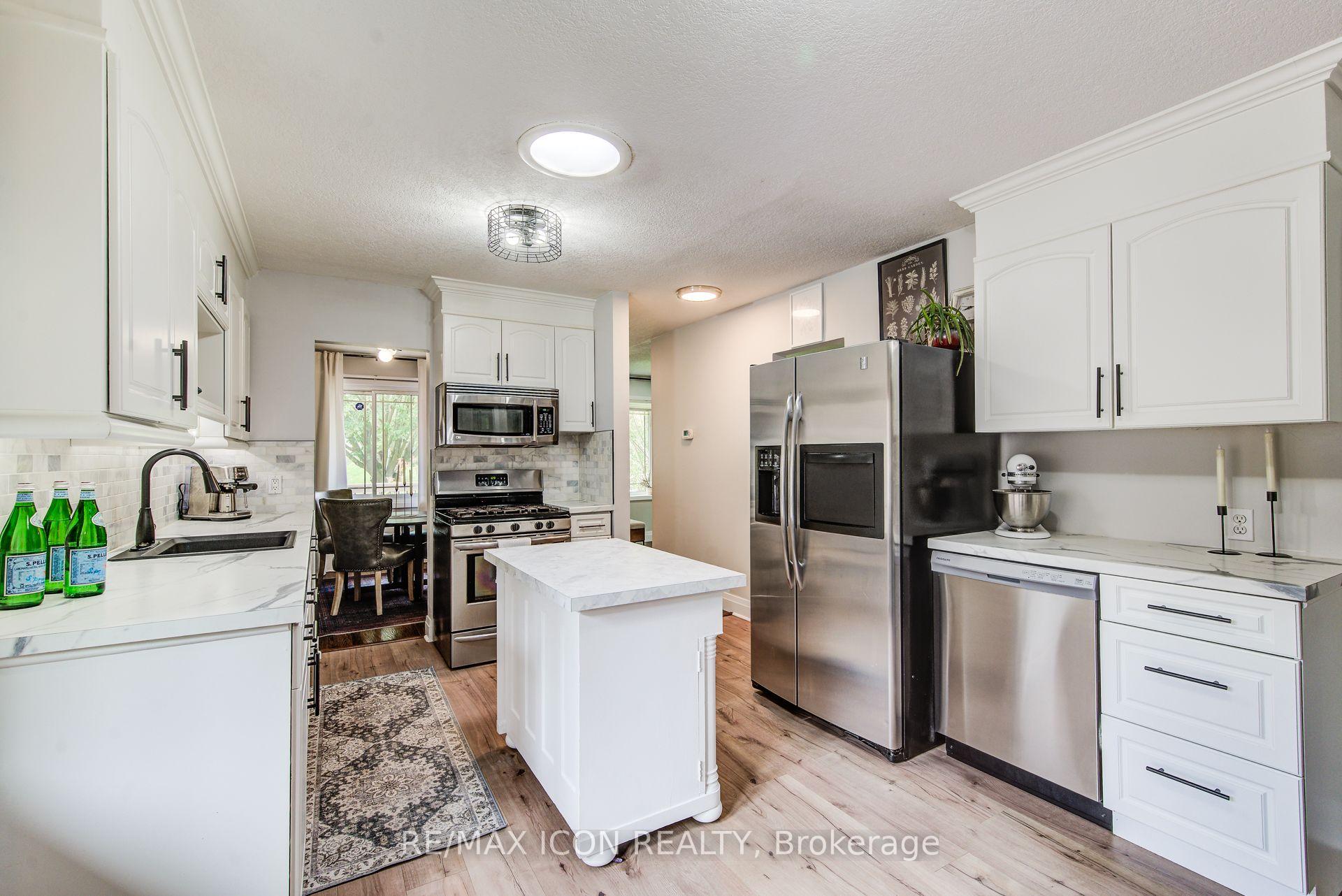 Photo 13 of 88 Pinedale Drive, Kitchener, Laurentian Hills/Country Hills W — HOMEH