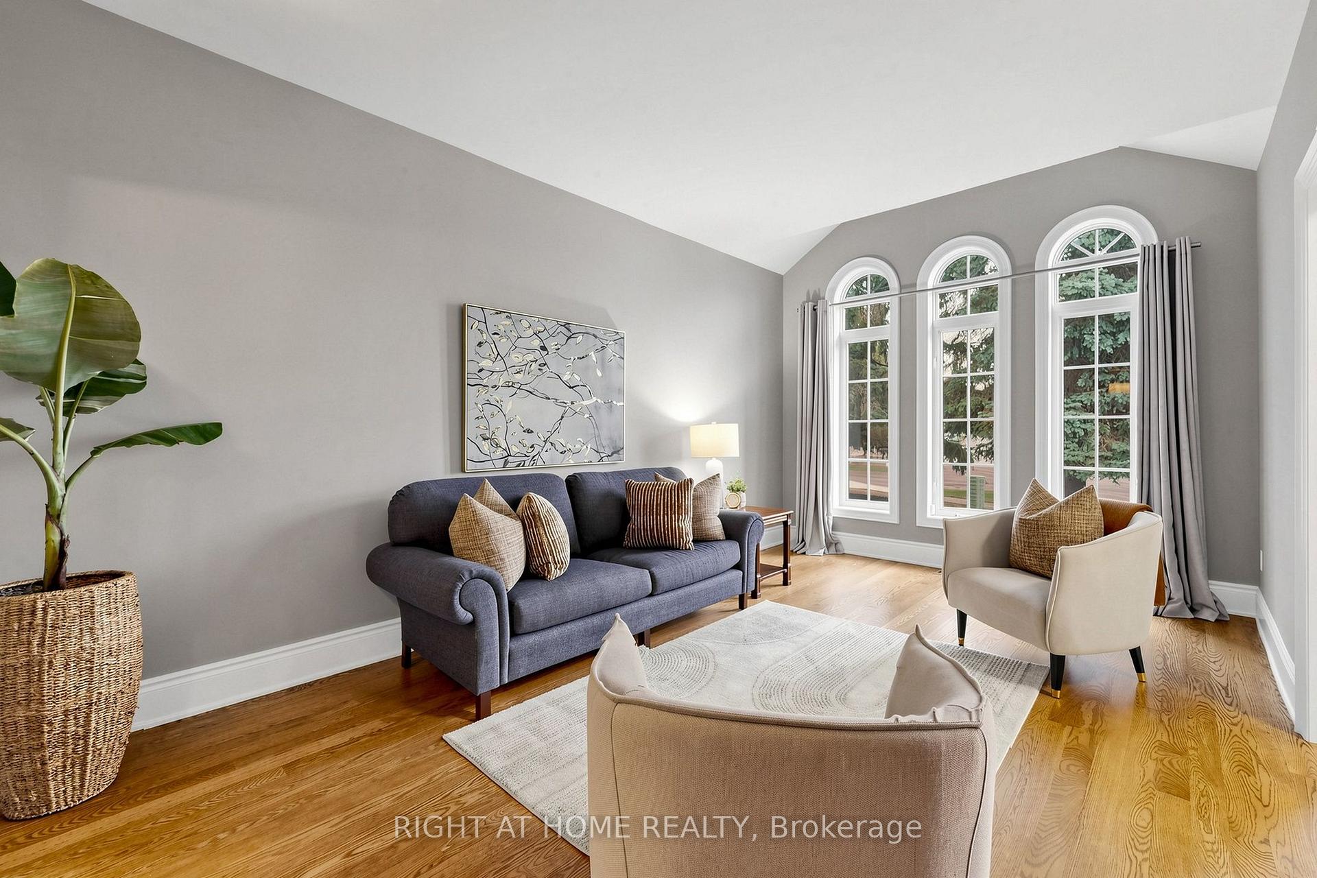 Photo 4 of 1019 Northern Prospect Crescent, Newmarket, Stonehaven-Wyndham — HOMEH
