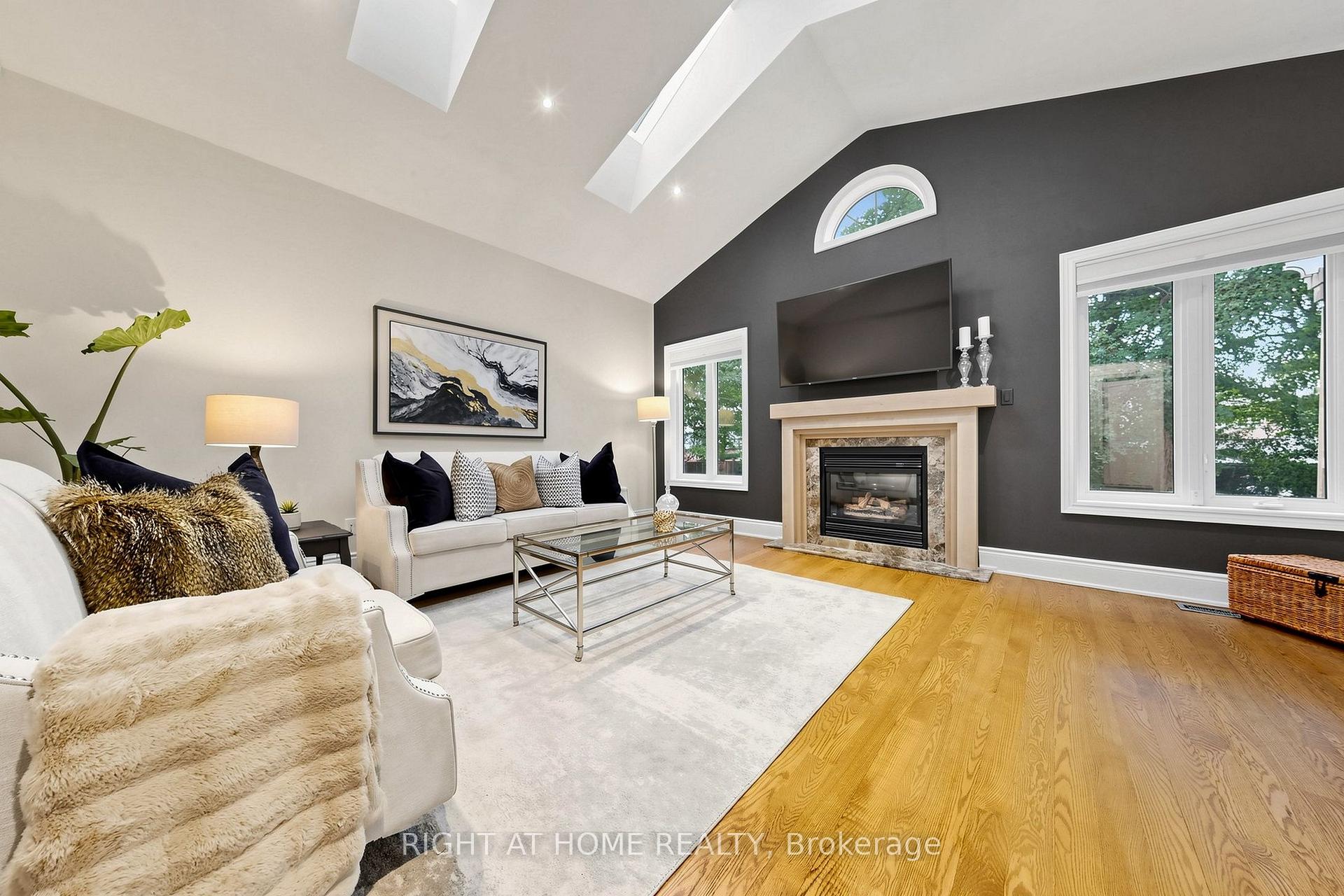 Photo 9 of 1019 Northern Prospect Crescent, Newmarket, Stonehaven-Wyndham — HOMEH
