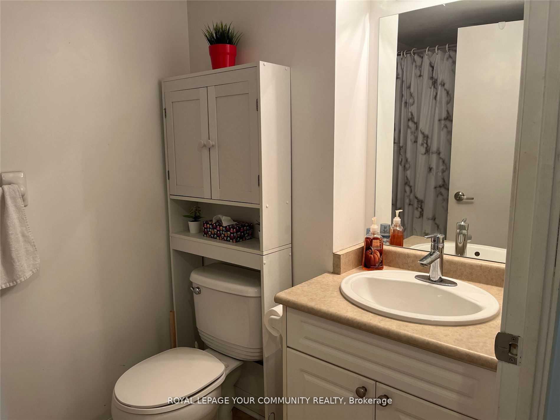 Photo 6 of Unit 609, 600 Fleet Street, Toronto, Niagara — HOMEH