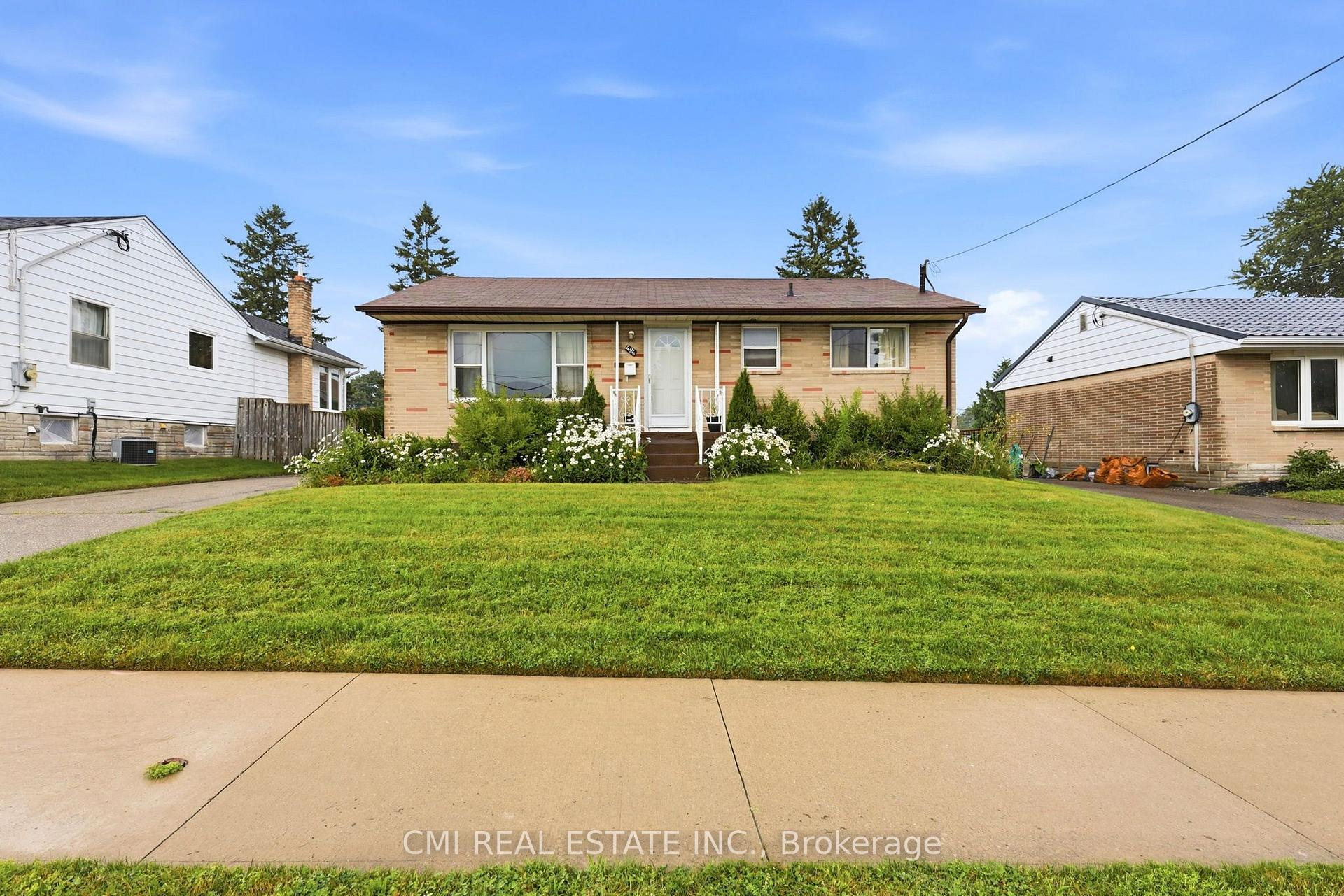 Photo 2 of 494 Annapolis Avenue, Oshawa, McLaughlin — HOMEH