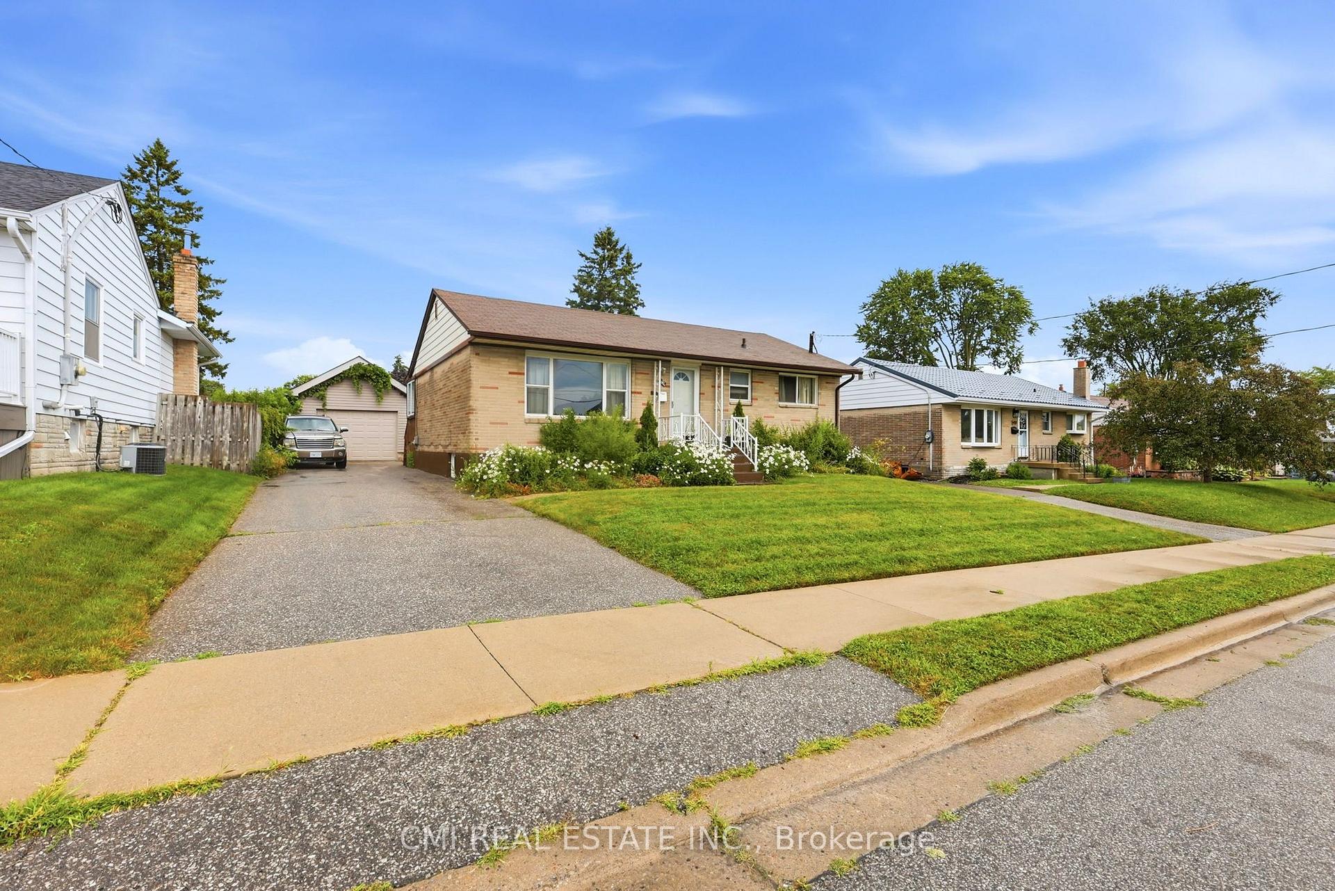 Photo 3 of 494 Annapolis Avenue, Oshawa, McLaughlin — HOMEH