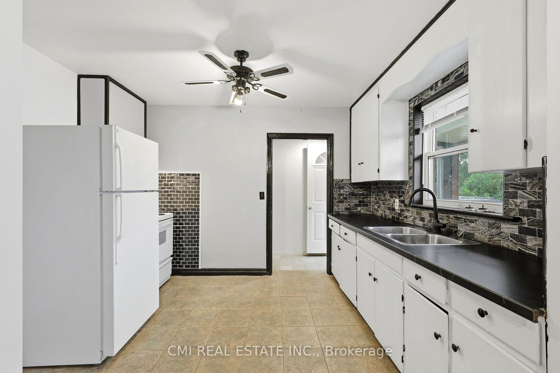 Photo 8 of 494 Annapolis Avenue, Oshawa, McLaughlin — HOMEH