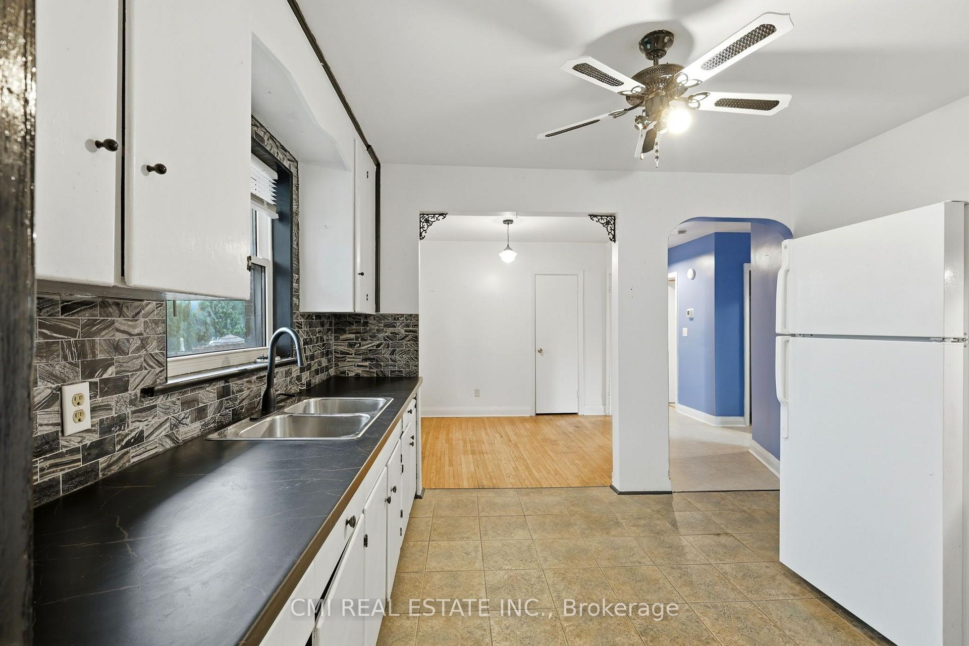 Photo 9 of 494 Annapolis Avenue, Oshawa, McLaughlin — HOMEH