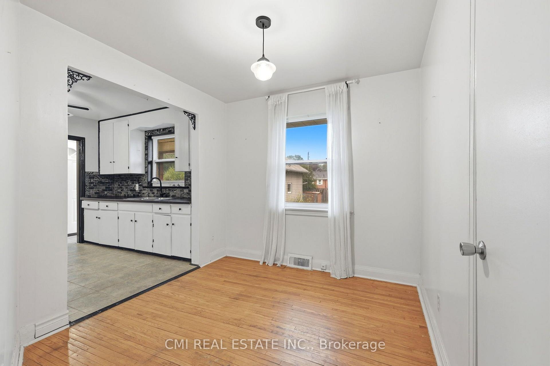 Photo 10 of 494 Annapolis Avenue, Oshawa, McLaughlin — HOMEH