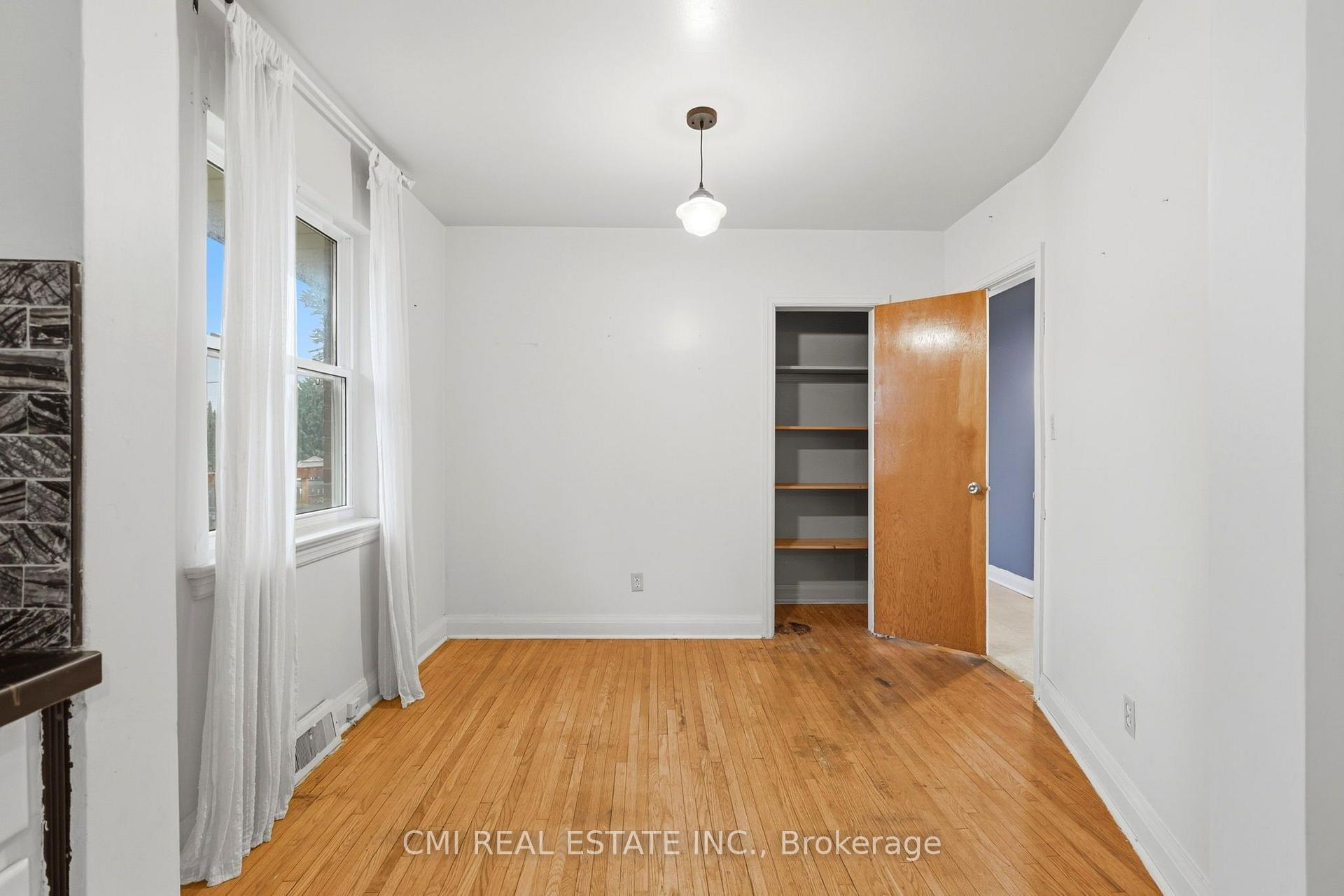 Photo 11 of 494 Annapolis Avenue, Oshawa, McLaughlin — HOMEH