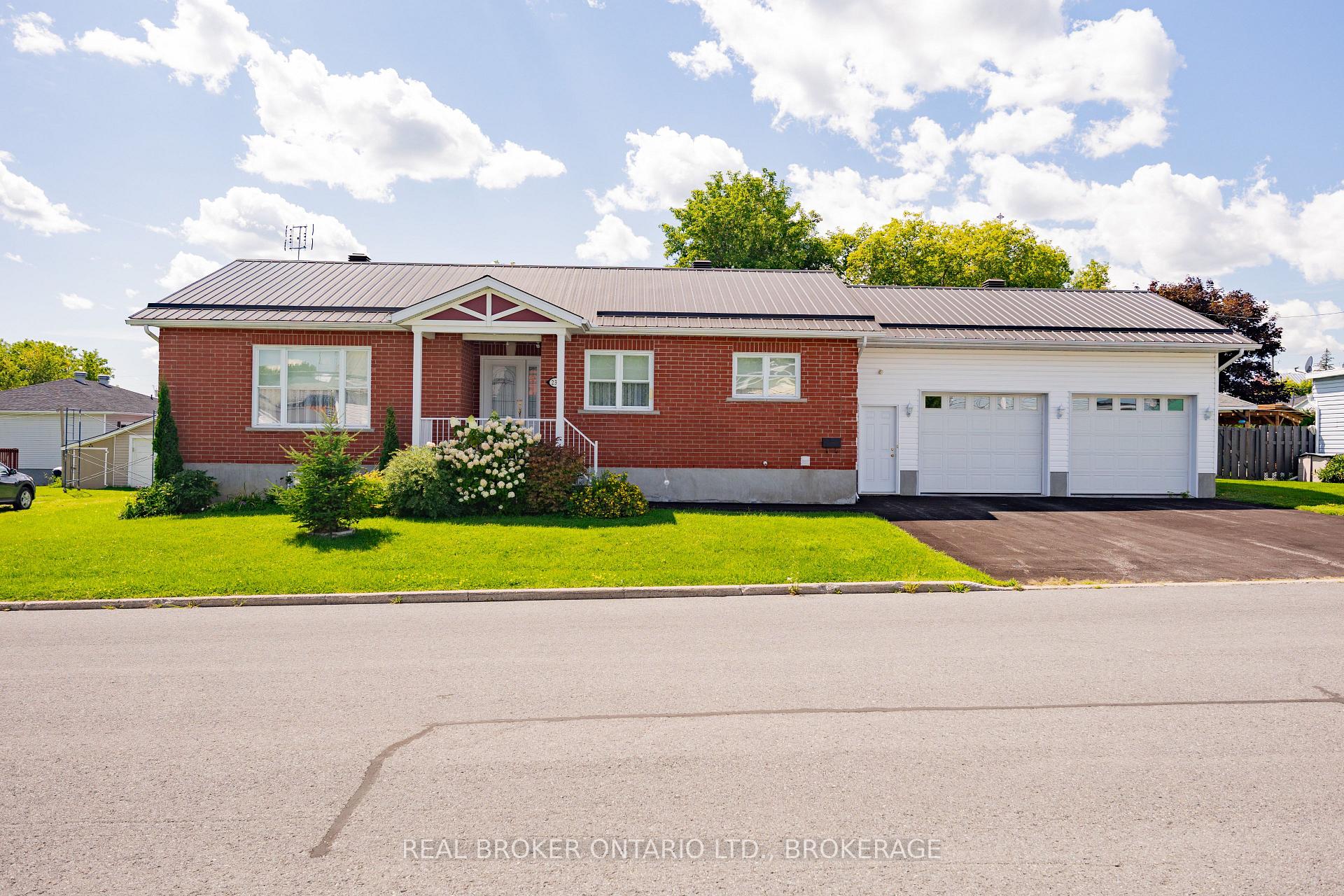 Photo of 238 Bishop Street S