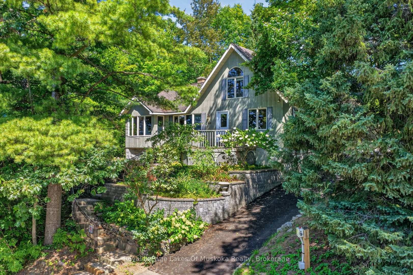 Photo 2 of 40 Entrance Drive, Bracebridge — HOMEH