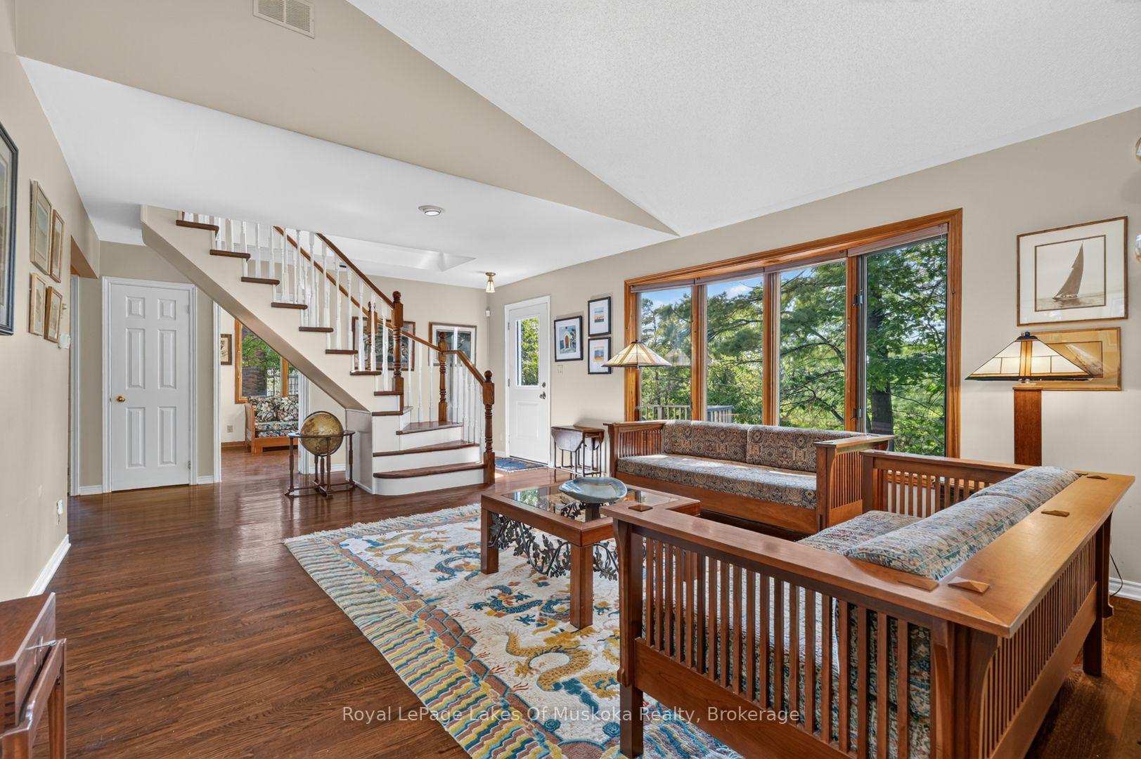 Photo 7 of 40 Entrance Drive, Bracebridge — HOMEH