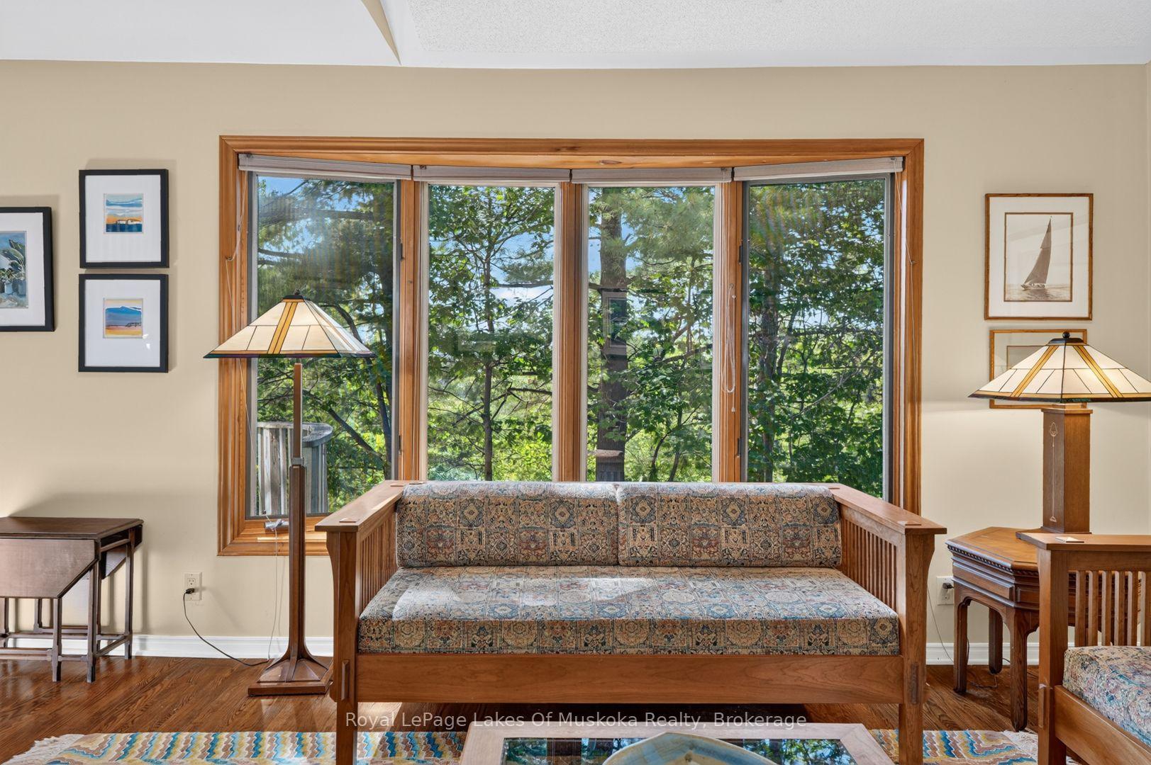 Photo 8 of 40 Entrance Drive, Bracebridge — HOMEH