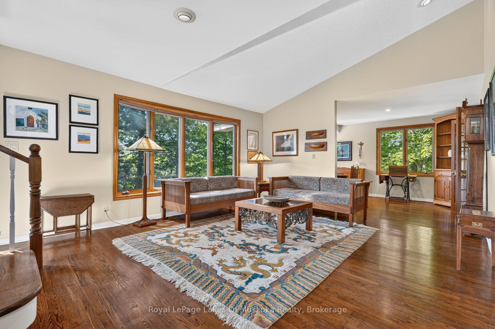 Photo 10 of 40 Entrance Drive, Bracebridge — HOMEH