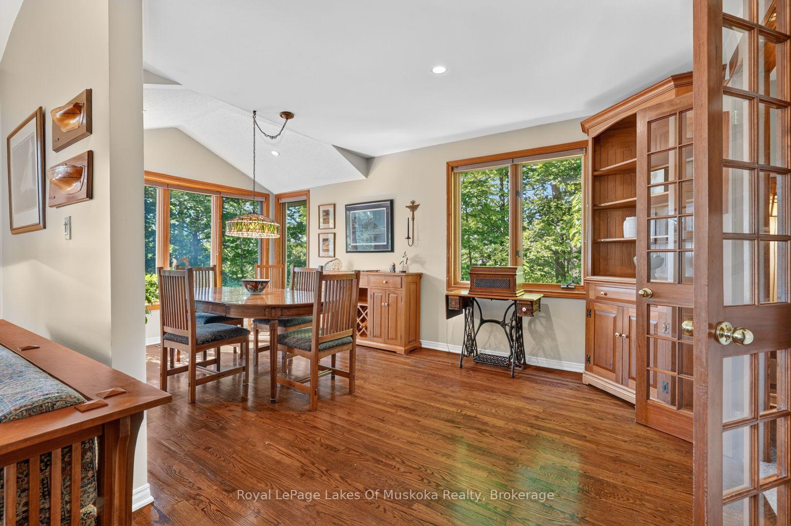 Photo 12 of 40 Entrance Drive, Bracebridge — HOMEH