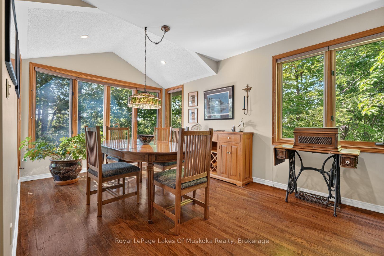 Photo 14 of 40 Entrance Drive, Bracebridge — HOMEH