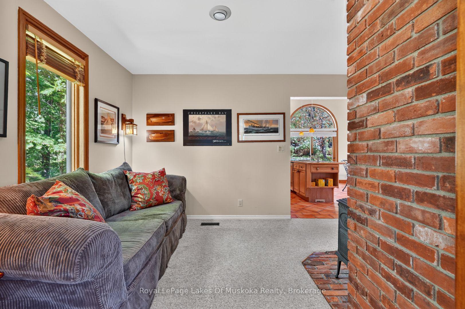 Photo 16 of 40 Entrance Drive, Bracebridge — HOMEH