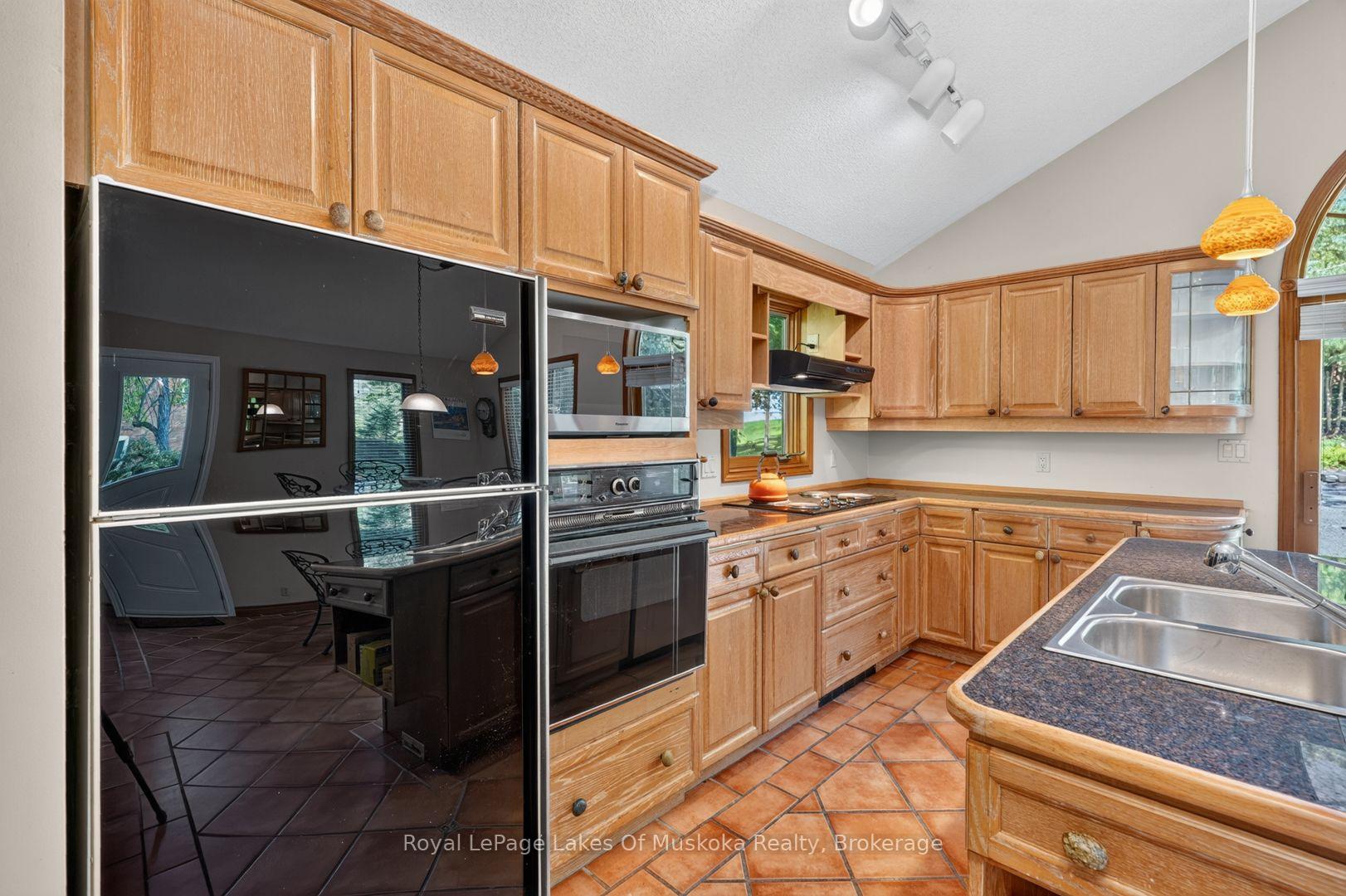 Photo 22 of 40 Entrance Drive, Bracebridge — HOMEH