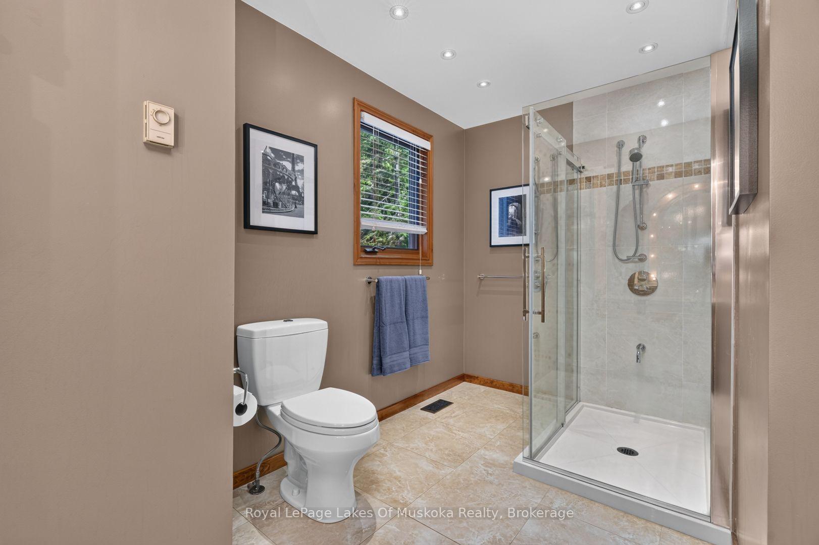 Photo 34 of 40 Entrance Drive, Bracebridge — HOMEH