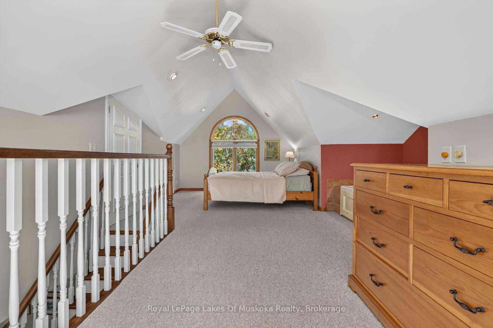 Photo 36 of 40 Entrance Drive, Bracebridge — HOMEH