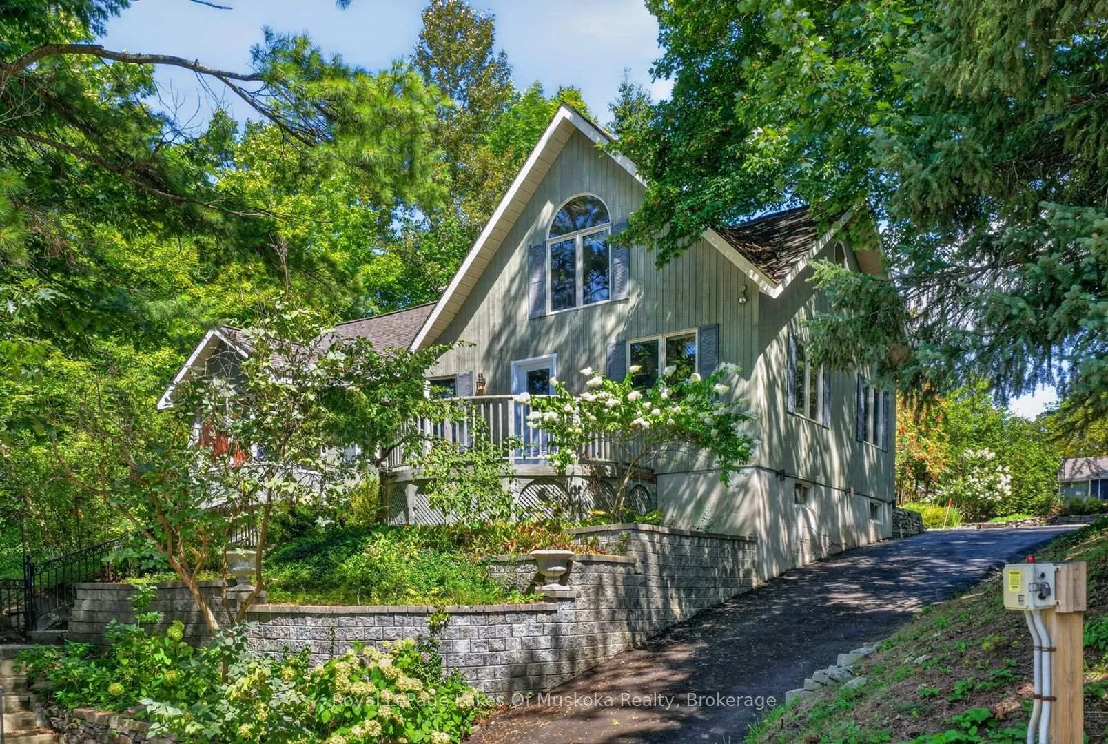 Photo 3 of 40 Entrance Drive, Bracebridge — HOMEH